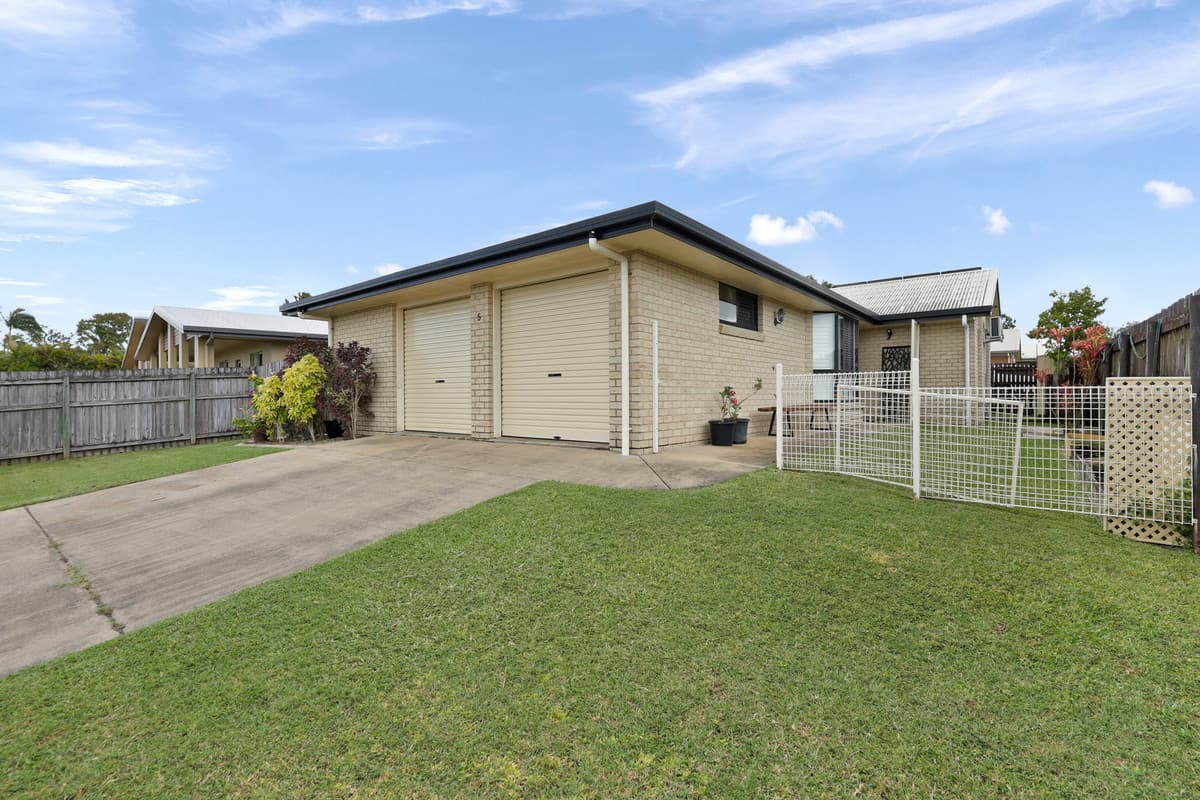 5 Cutler Drive, Beaconsfield — photo 1 of 5