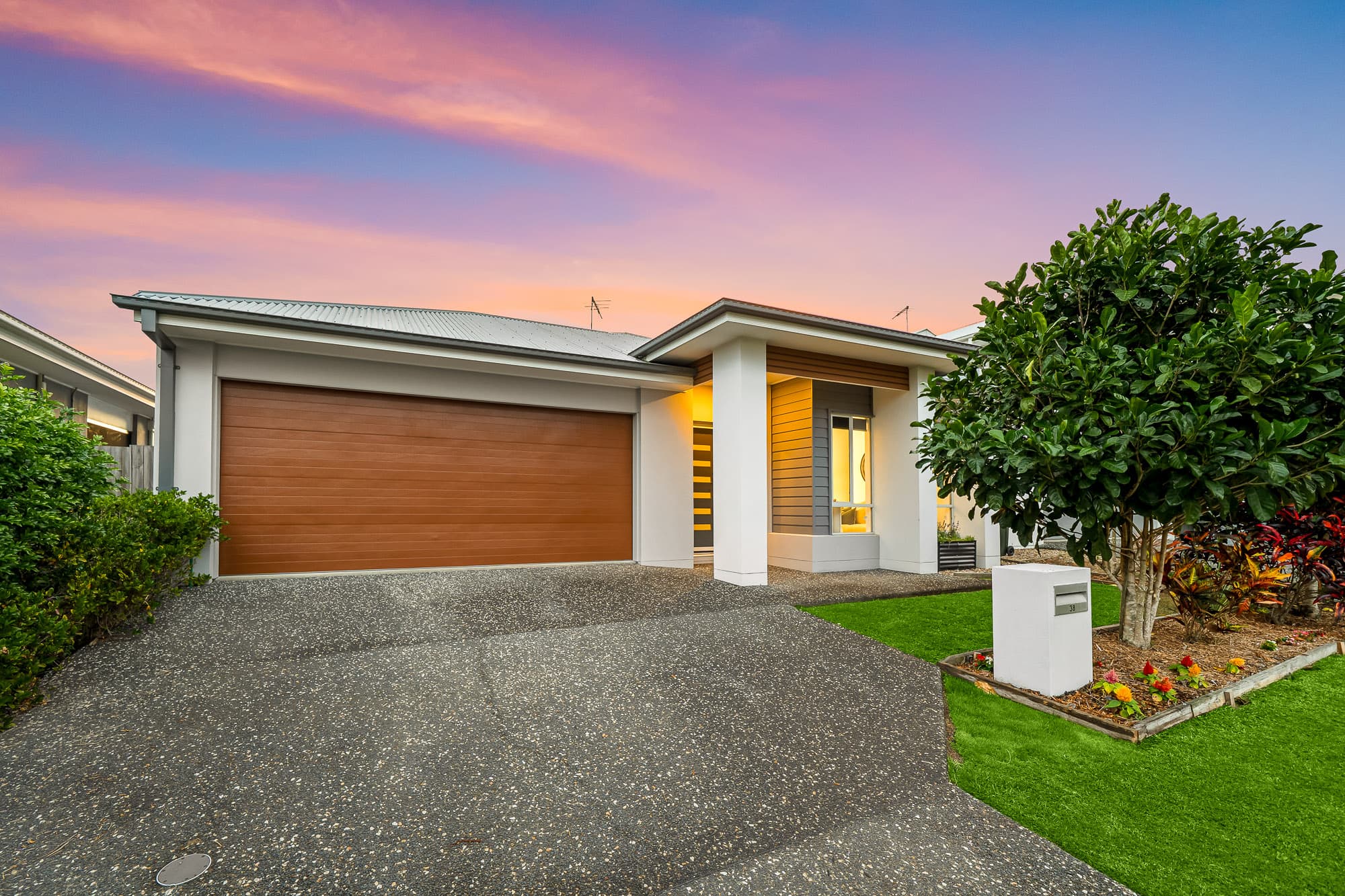 38 Royal Crescent, Rochedale - Image 1
