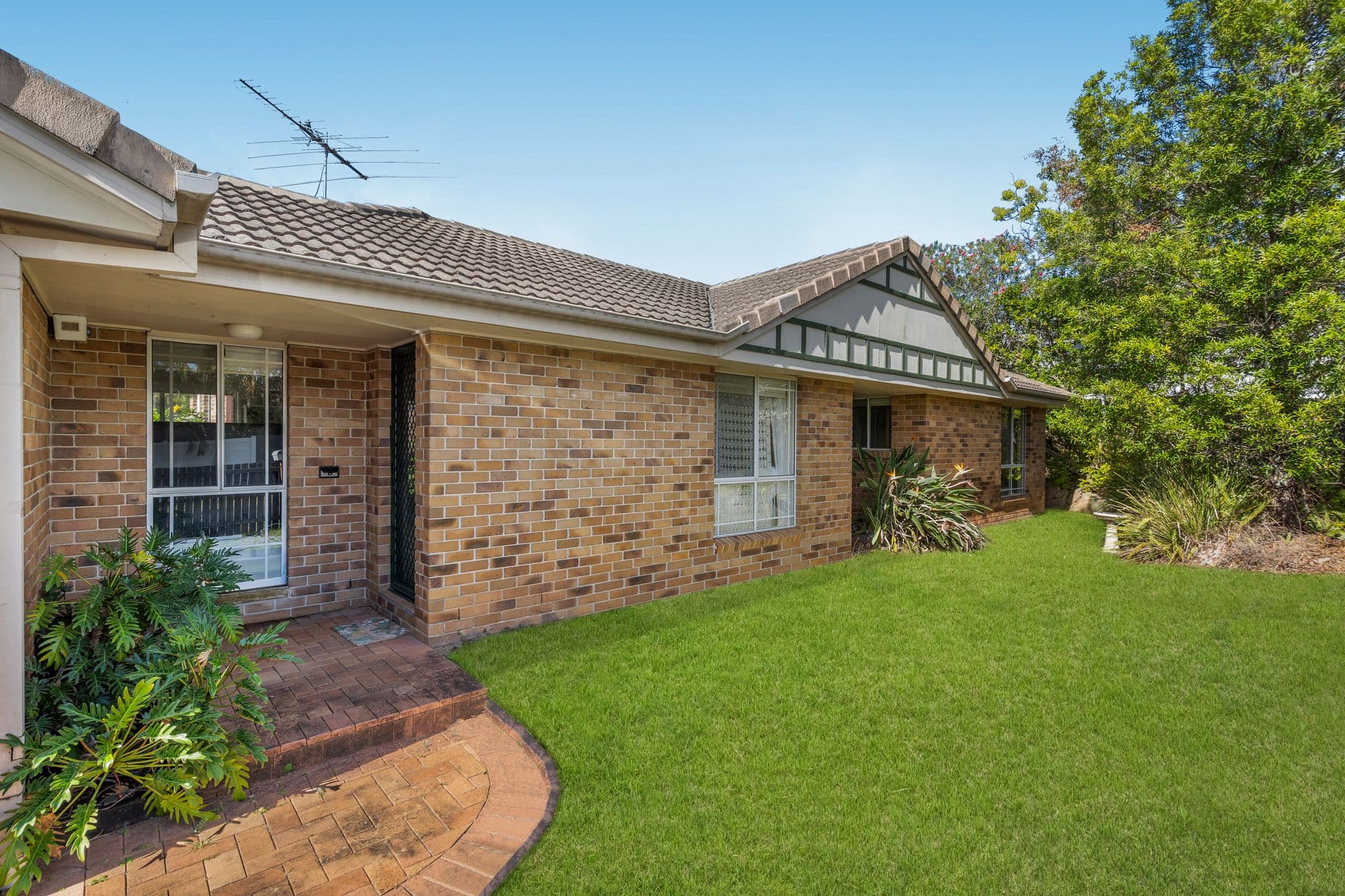 4 Acacia Close, Holland Park West - Image 1