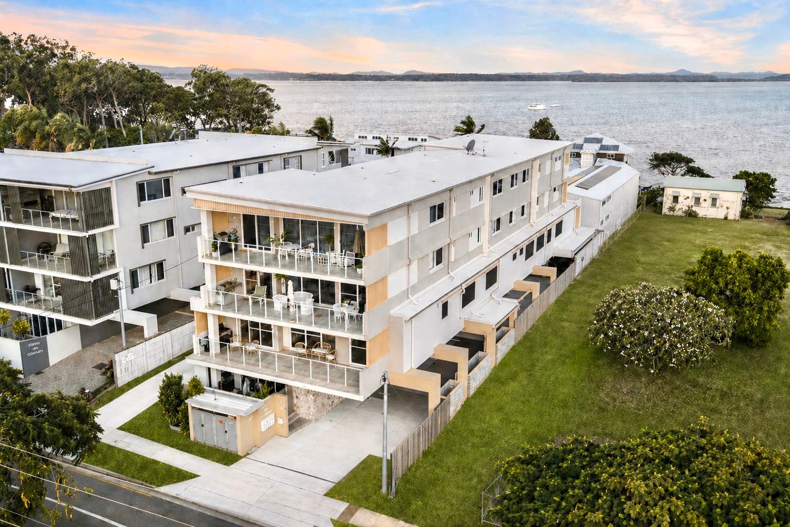 2/11 Colburn Avenue, Victoria Point - Image 1