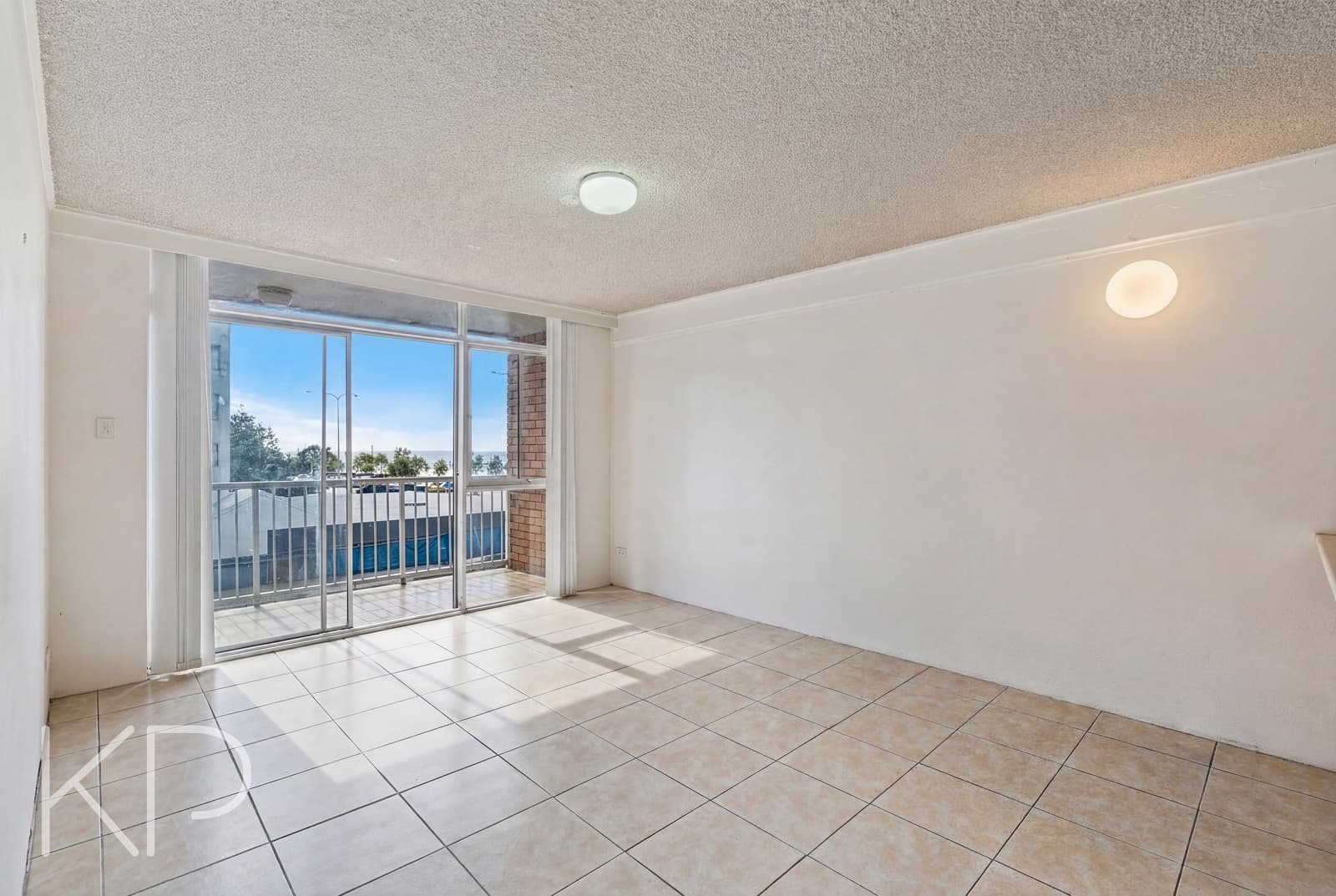 14/120 The Esplanade, Surfers Paradise - Image 1