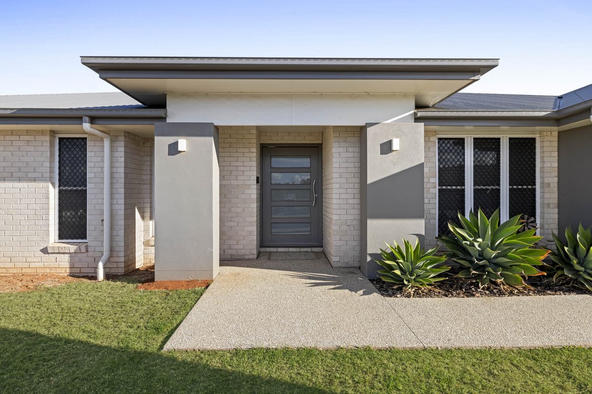 8 Lapwing Crescent, Meringandan West - Image 1
