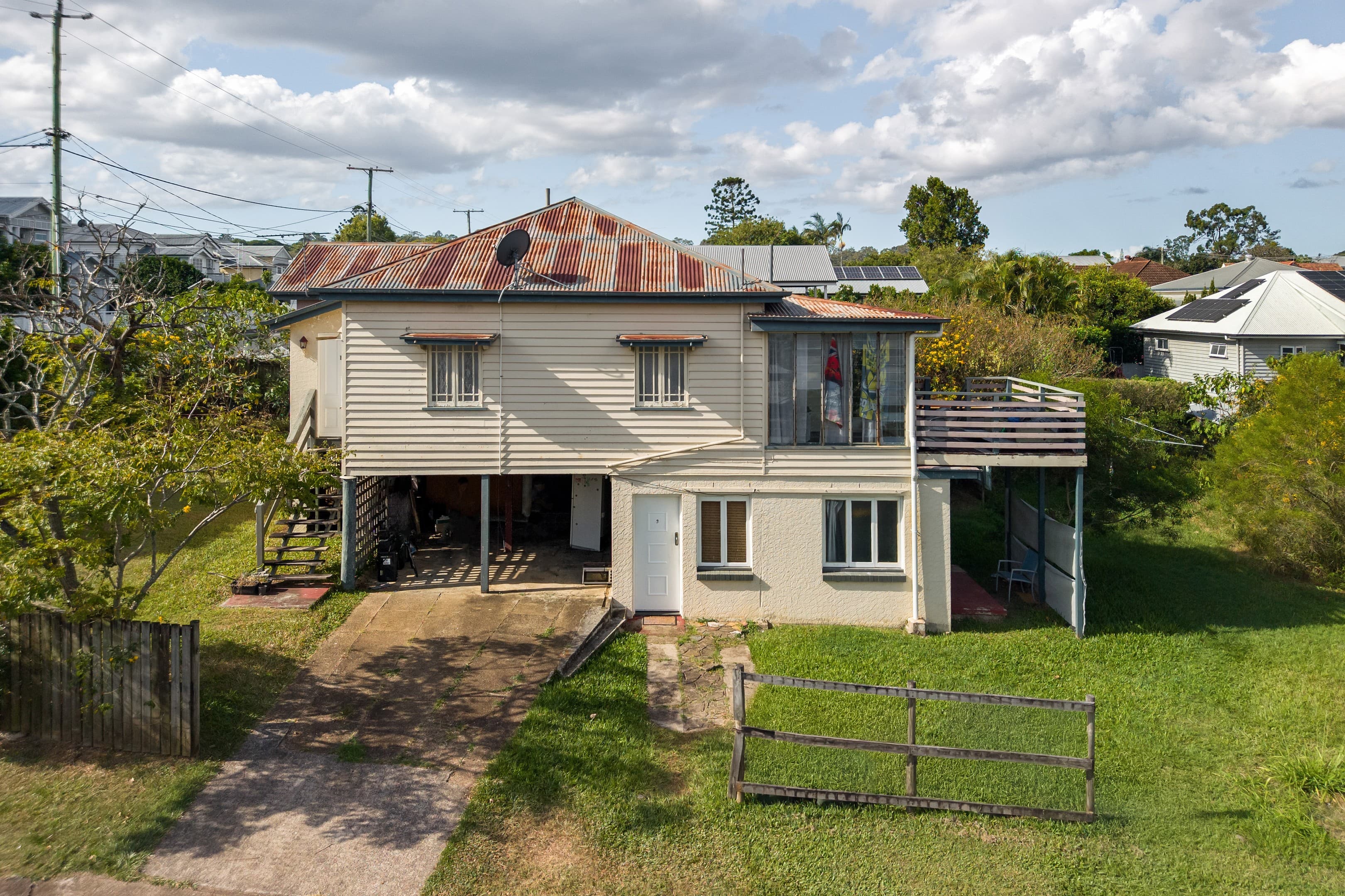 15 Murton Avenue, Holland Park - Image 1