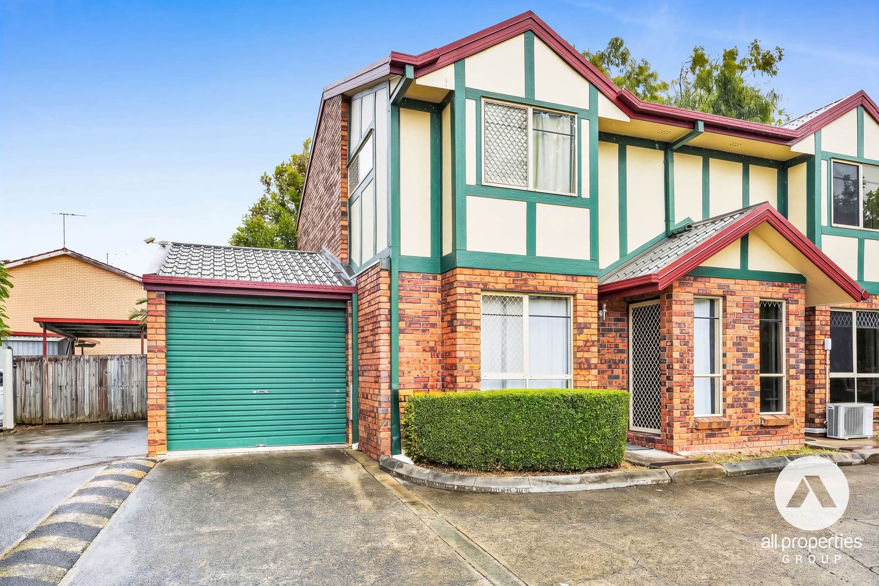 1/16 Ewing Road, Woodridge