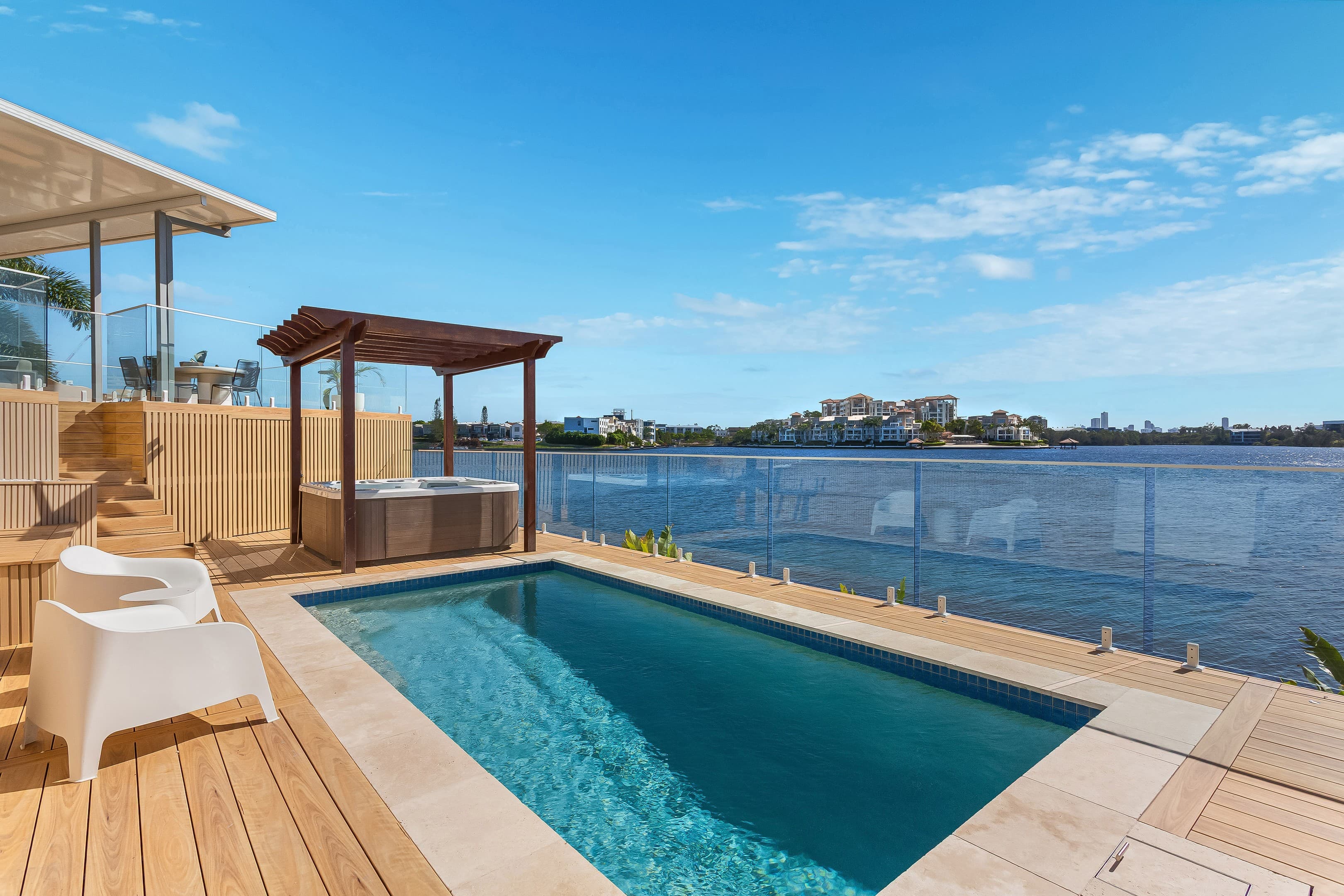 1/1 Washington Court, Varsity Lakes