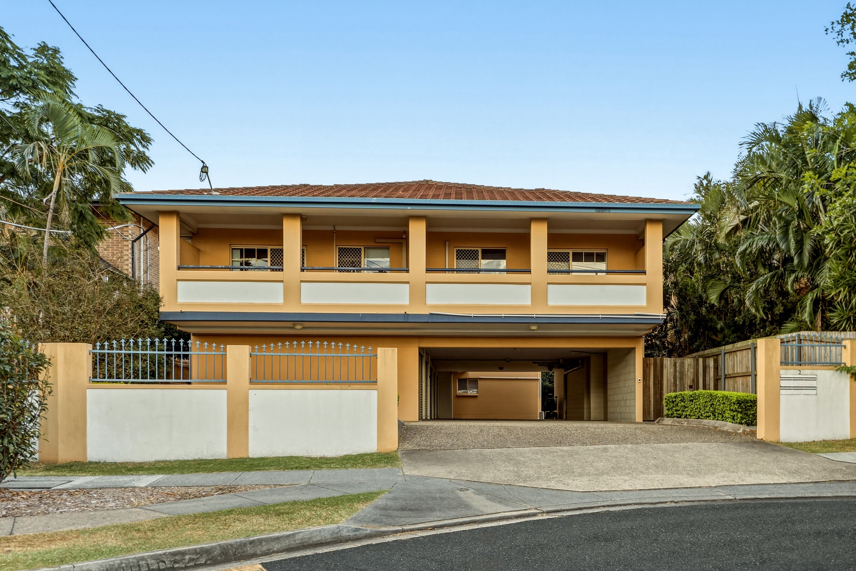 1/2 Woodland Street, Ashgrove — photo 1 of 5