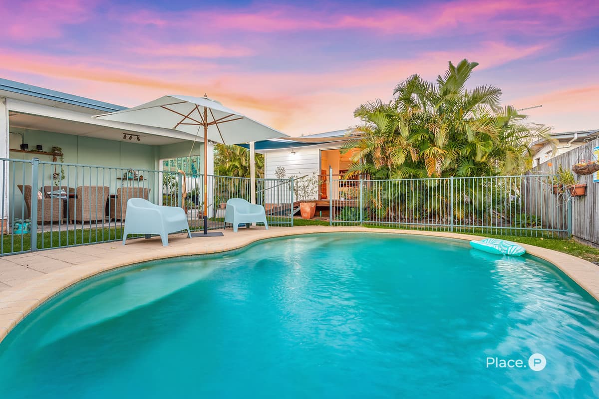 10 Weaber Street, Clontarf - Image 1