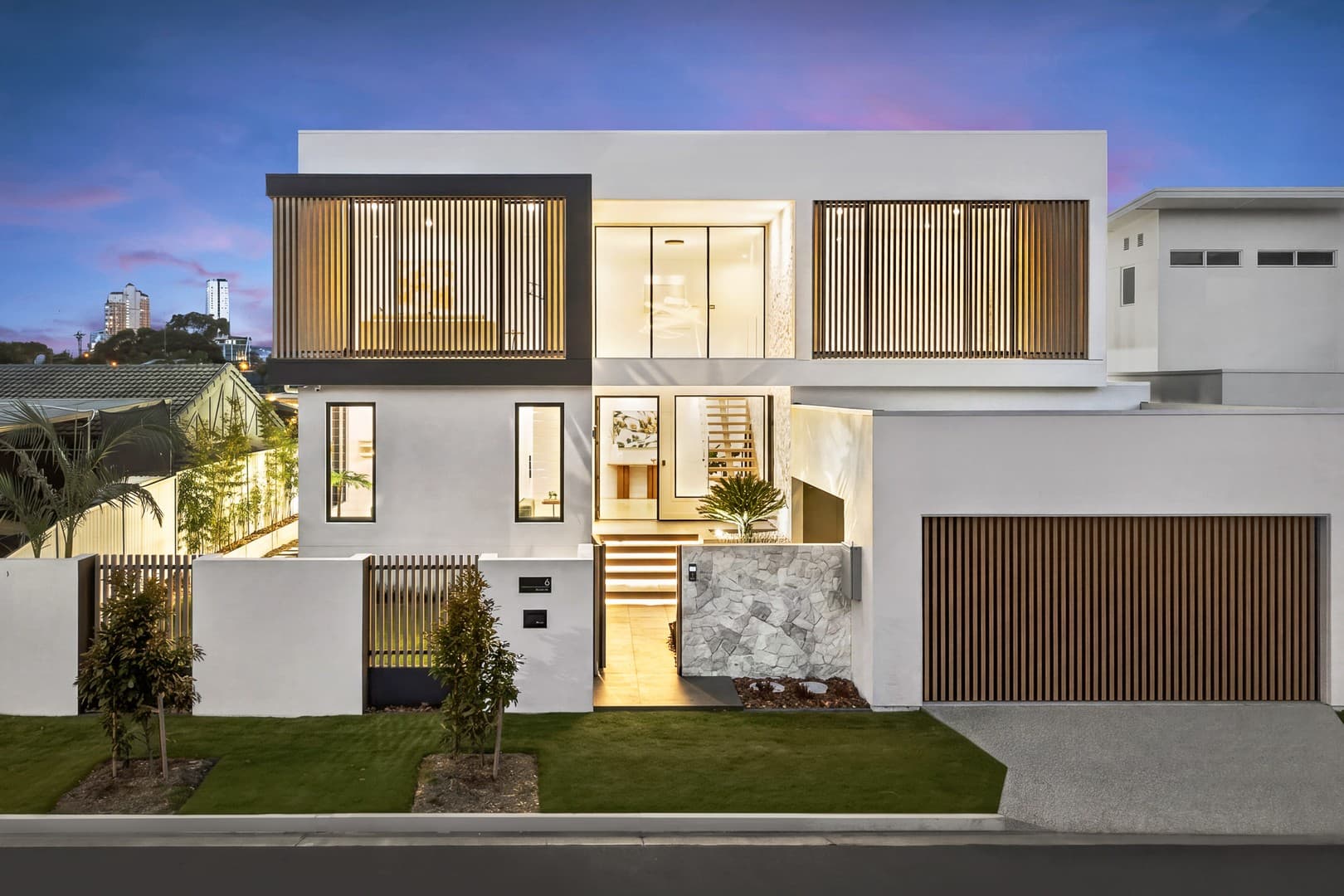 6 Key West, Broadbeach Waters — photo 1 of 5