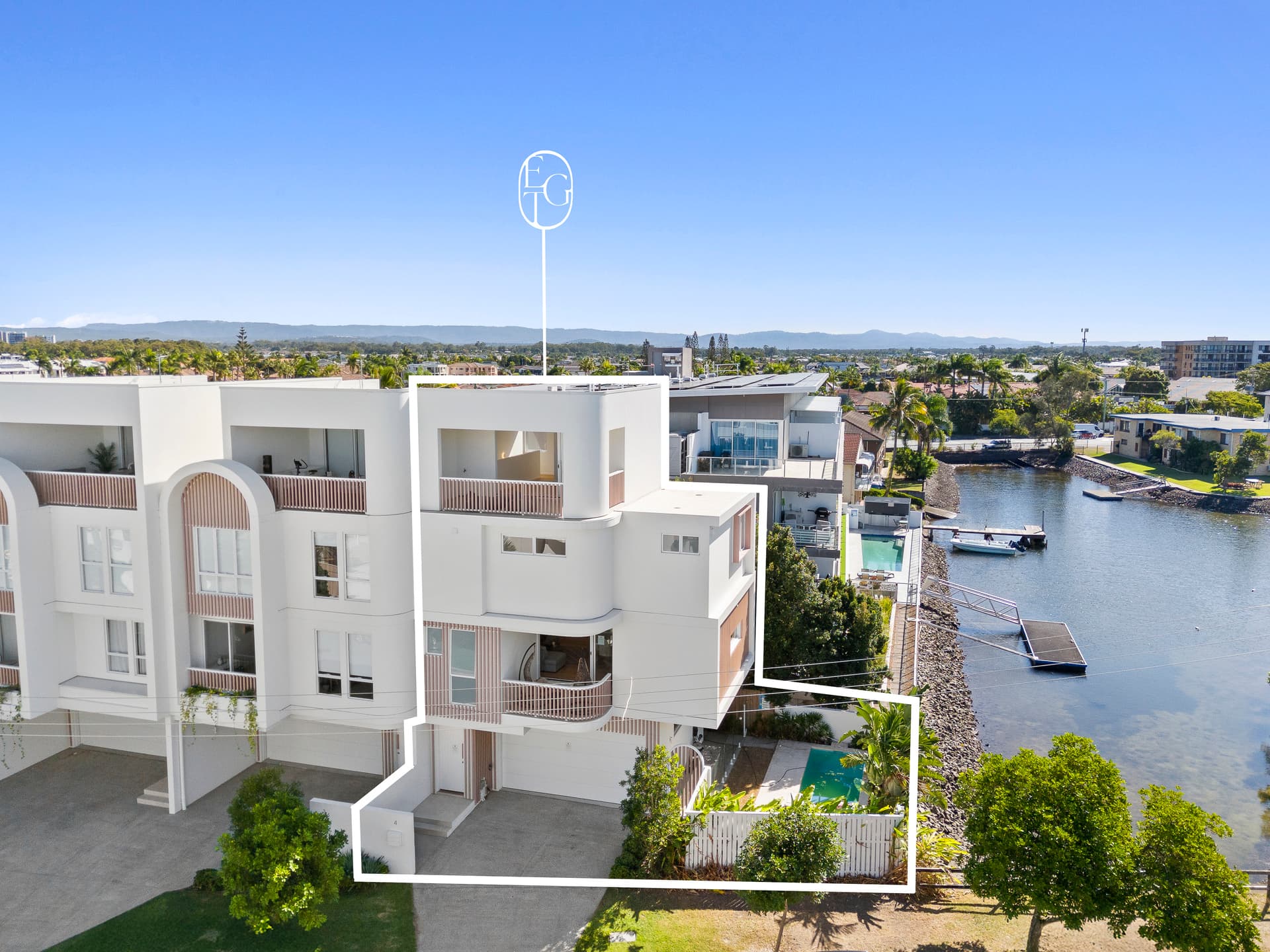 4/31 Madang Crescent, Runaway Bay — photo 1 of 5