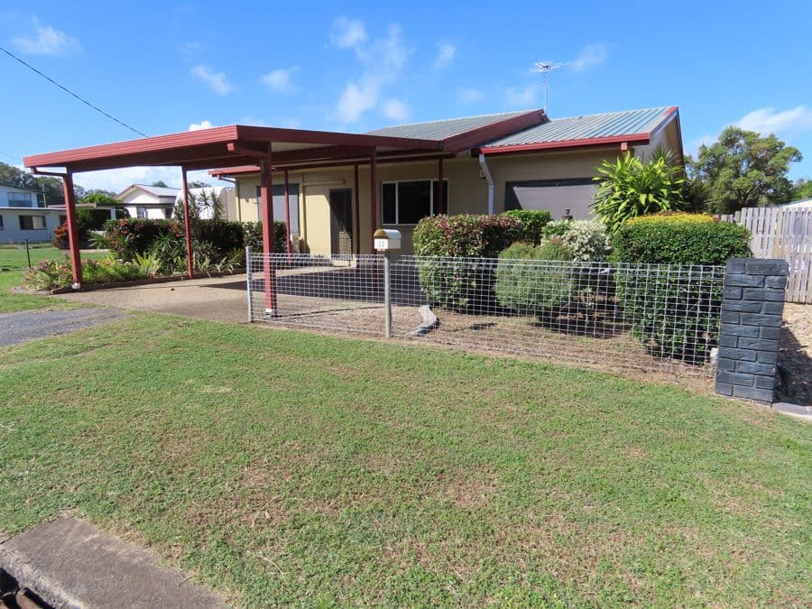 32 Maple Drive, Andergrove — photo 1 of 5