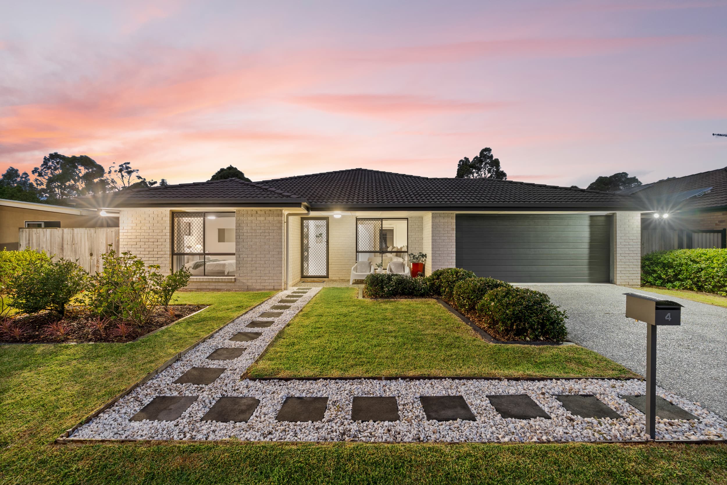 4 Bothwell Place, Caboolture — photo 1 of 25