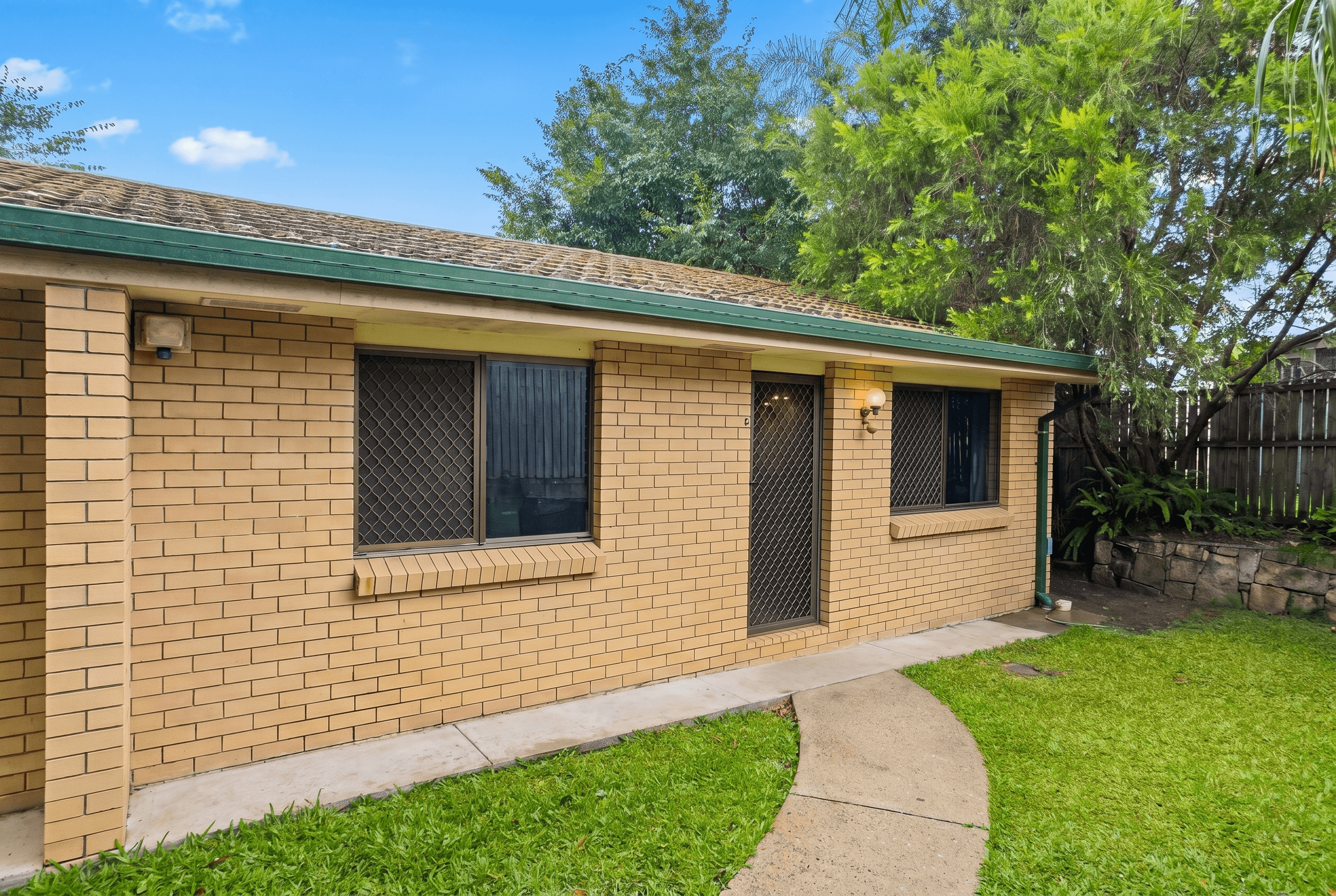 9/16 Forest Street, Woodridge - Image 1