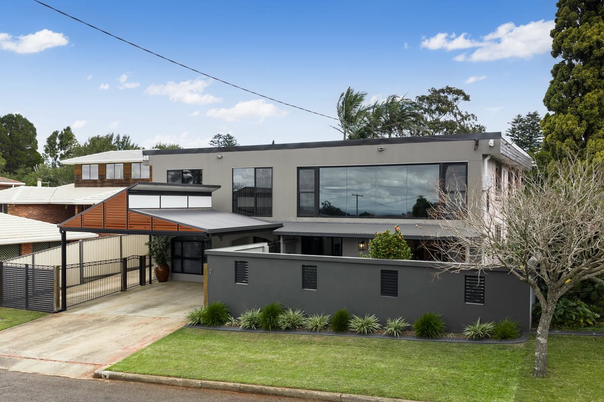 7 Bingara Street, Mount Lofty - Image 1