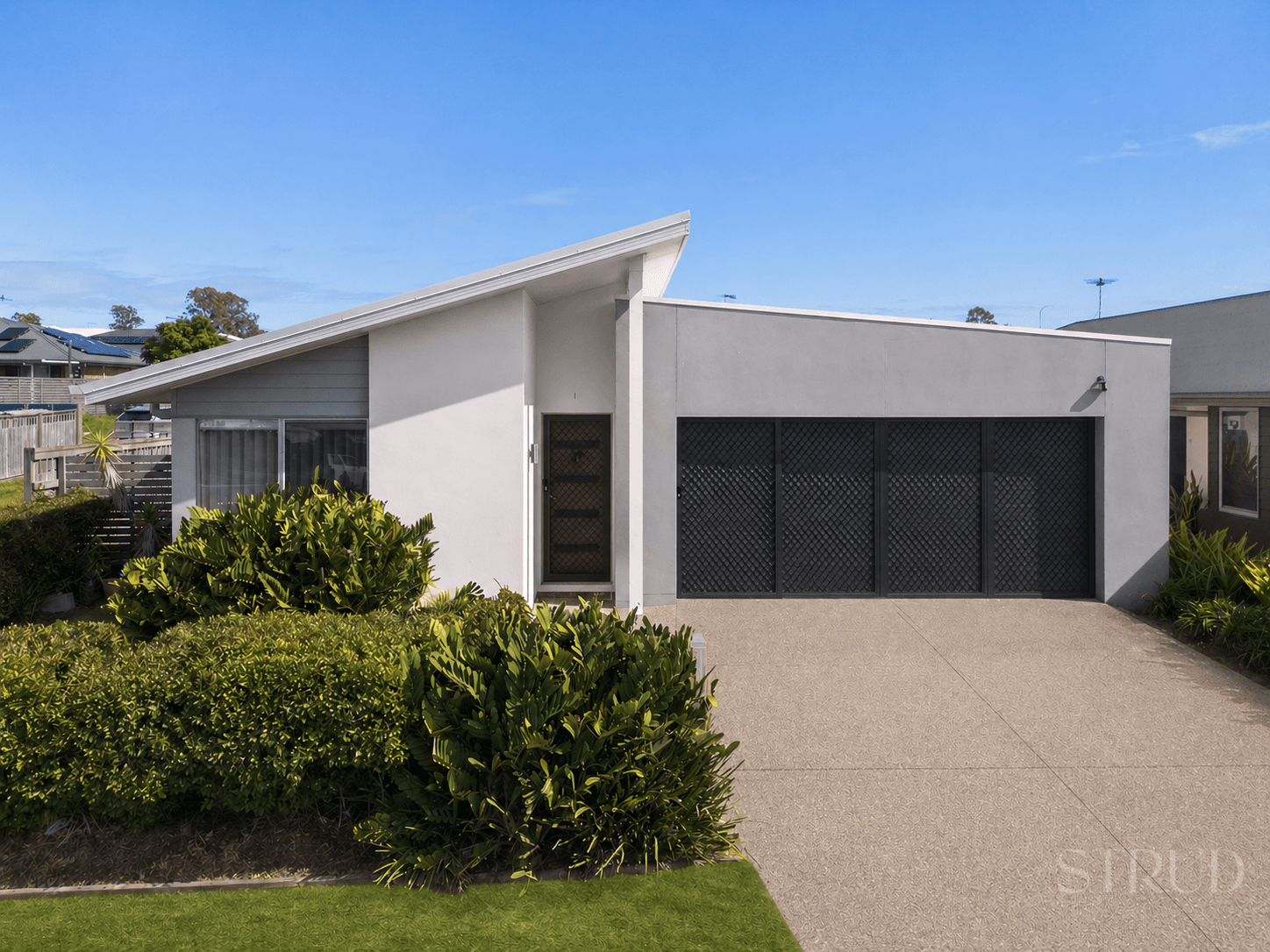 7 Chambers Ridge Boulevard, Park Ridge - Image 1