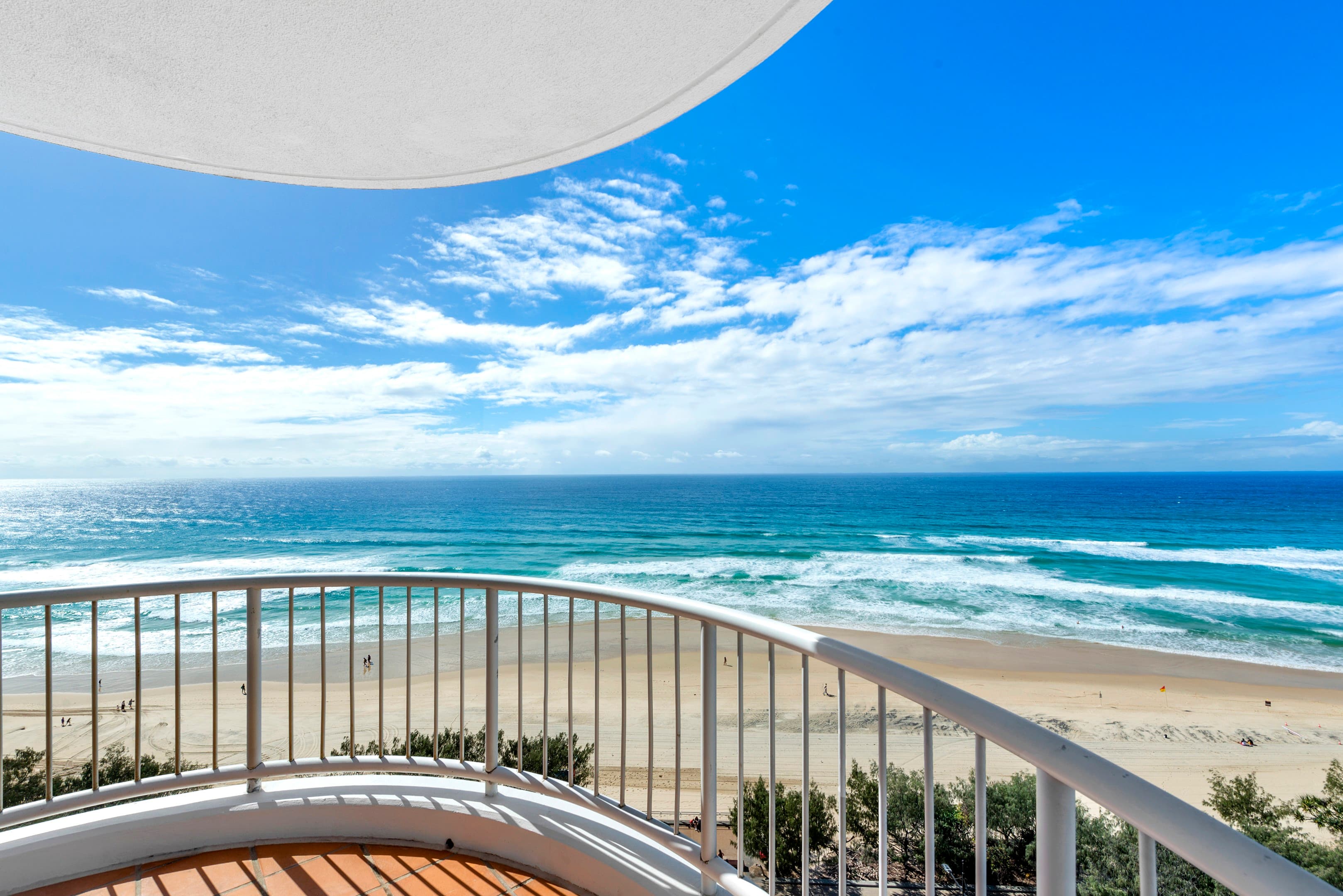 325/2 View Avenue, Surfers Paradise — photo 2 of 5