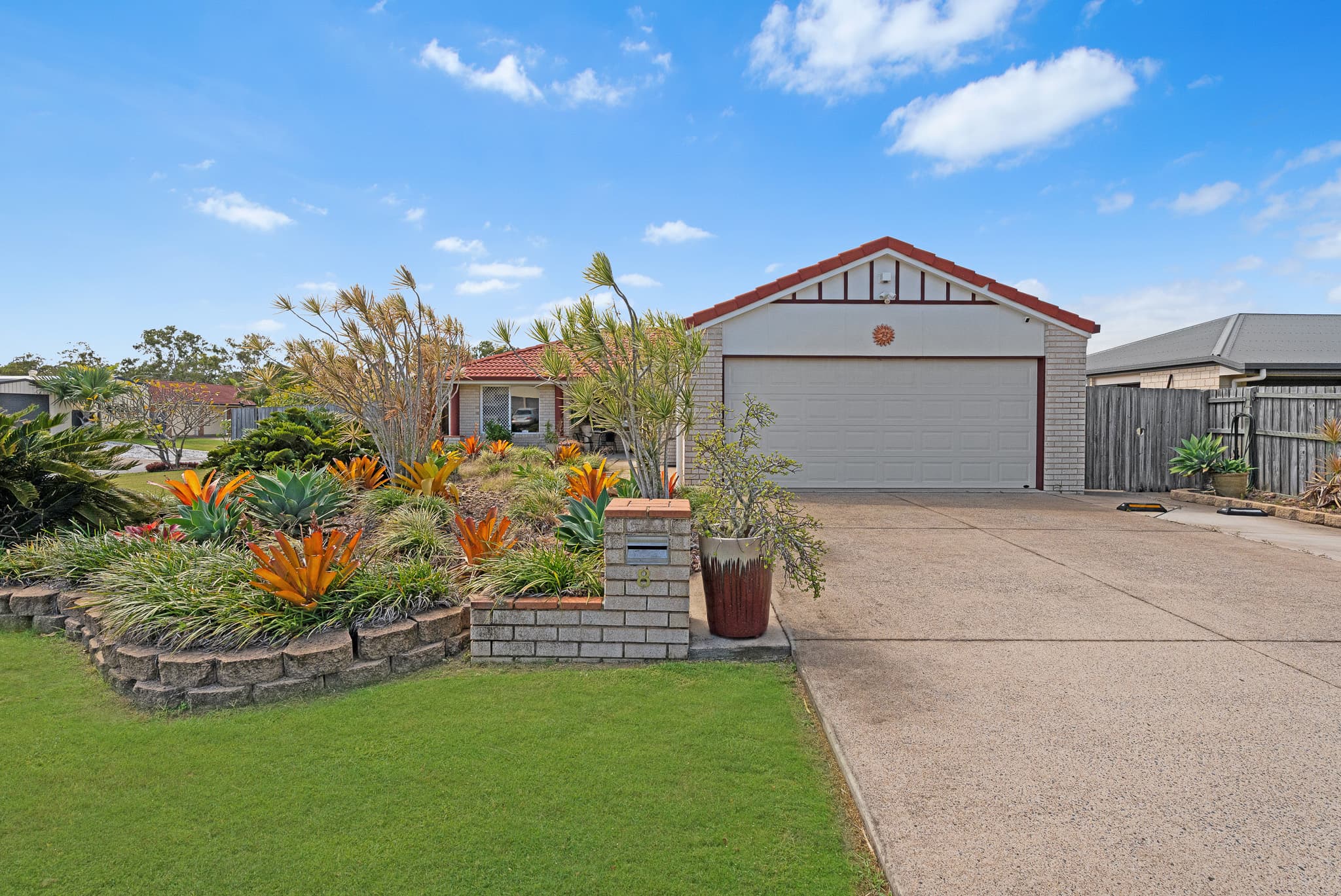 8 Topaz Circuit, Urangan — photo 1 of 5