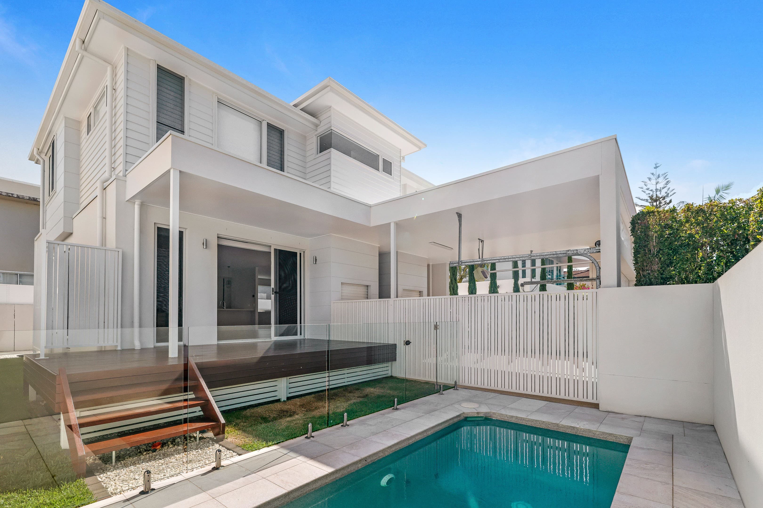 22 Norfolk Avenue, Surfers Paradise - Image 1