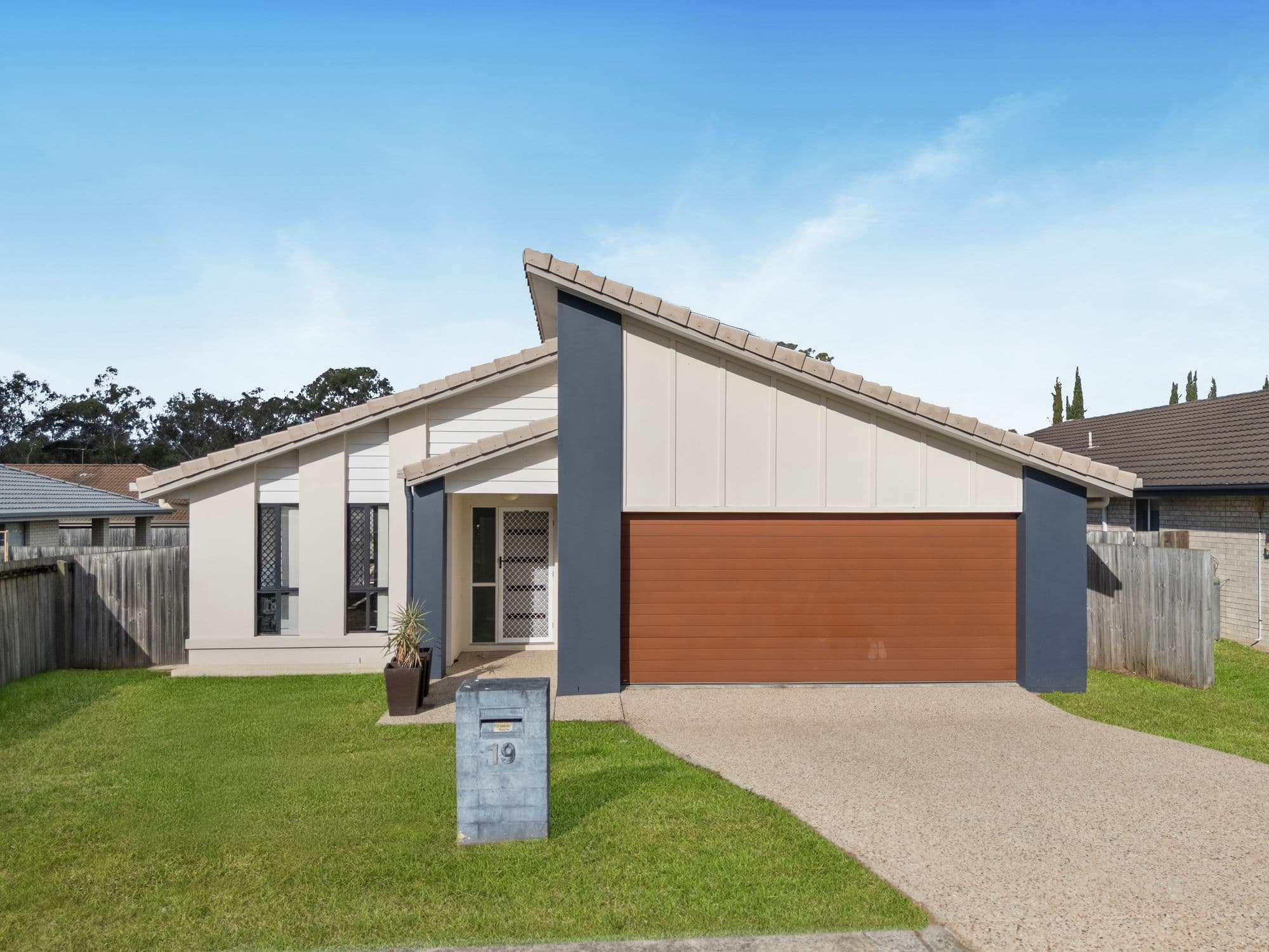 19 Armisfield Street, Doolandella - Image 1