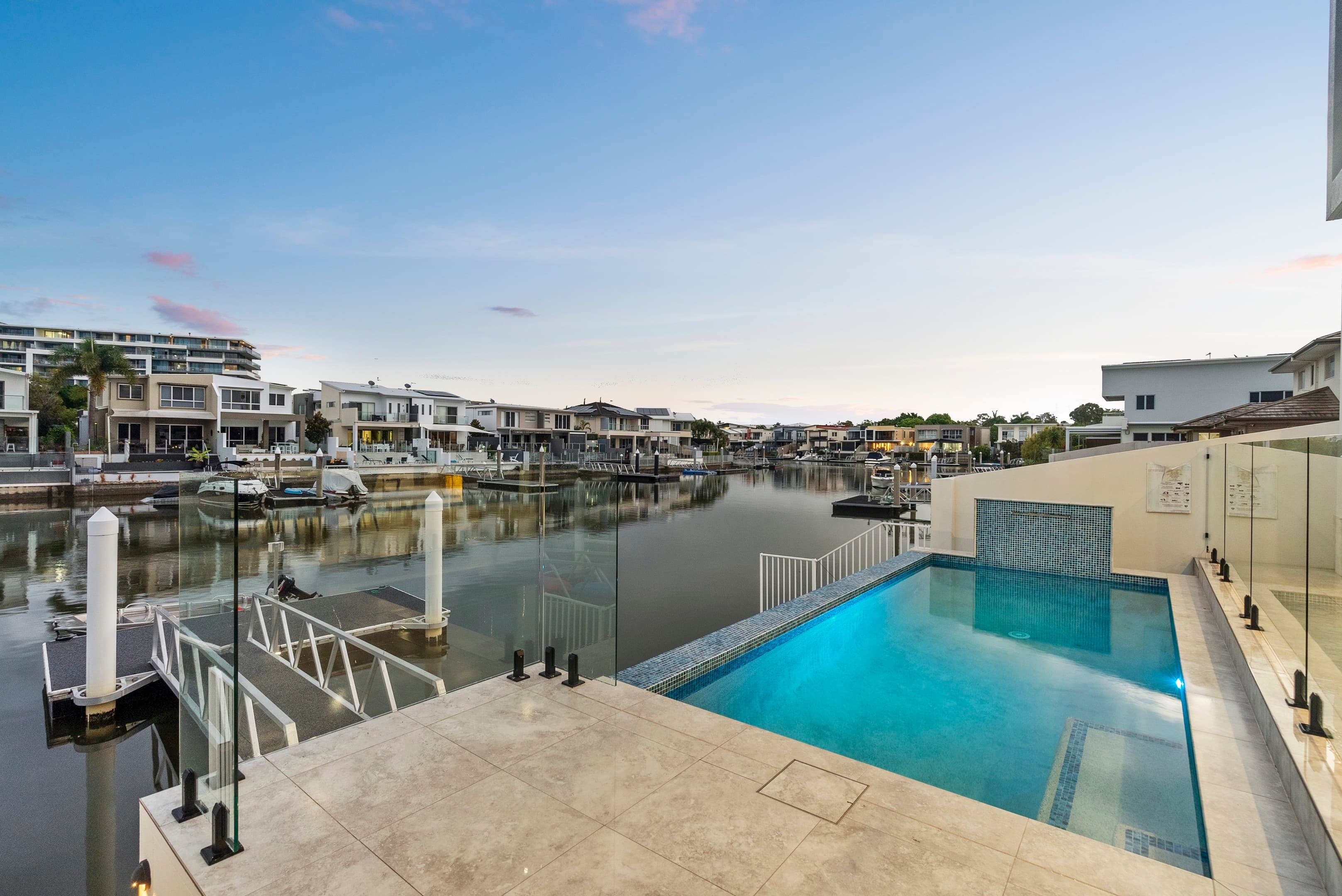 2/10 Middle Quay Drive, Biggera Waters