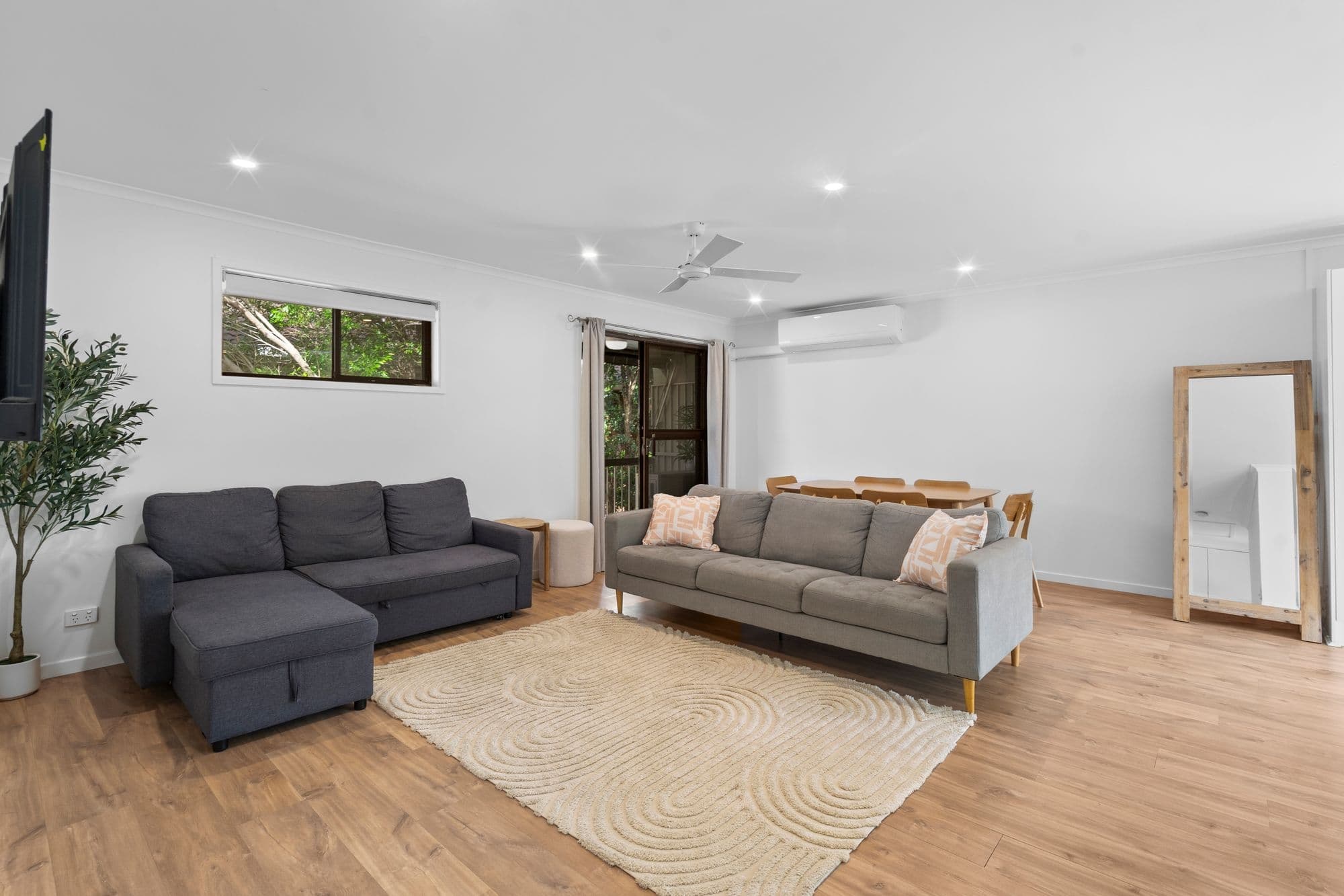 6/30 Burleigh Street, Burleigh Heads - Image 1