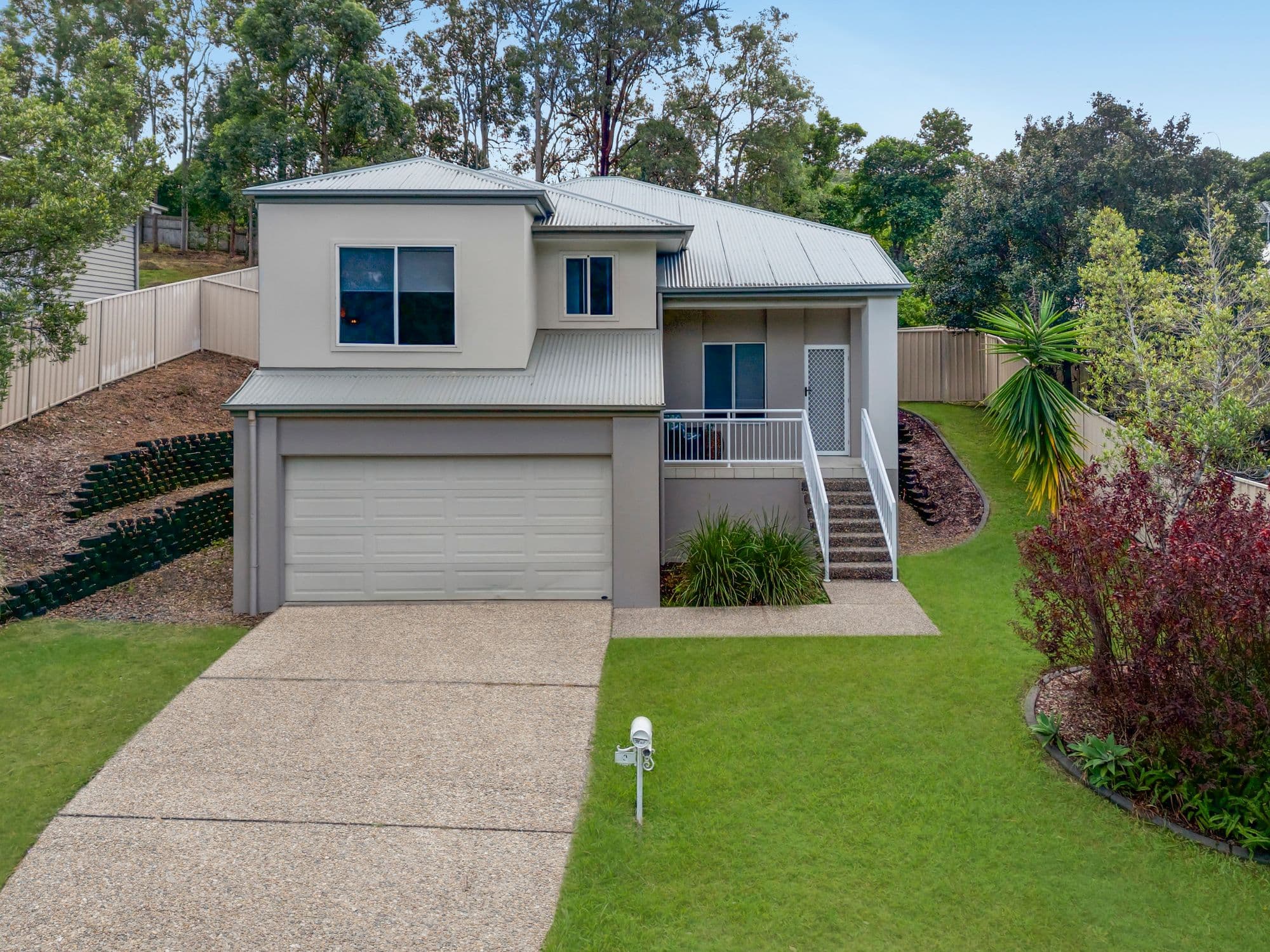 9 Aingeal Place, Oxenford — photo 1 of 5