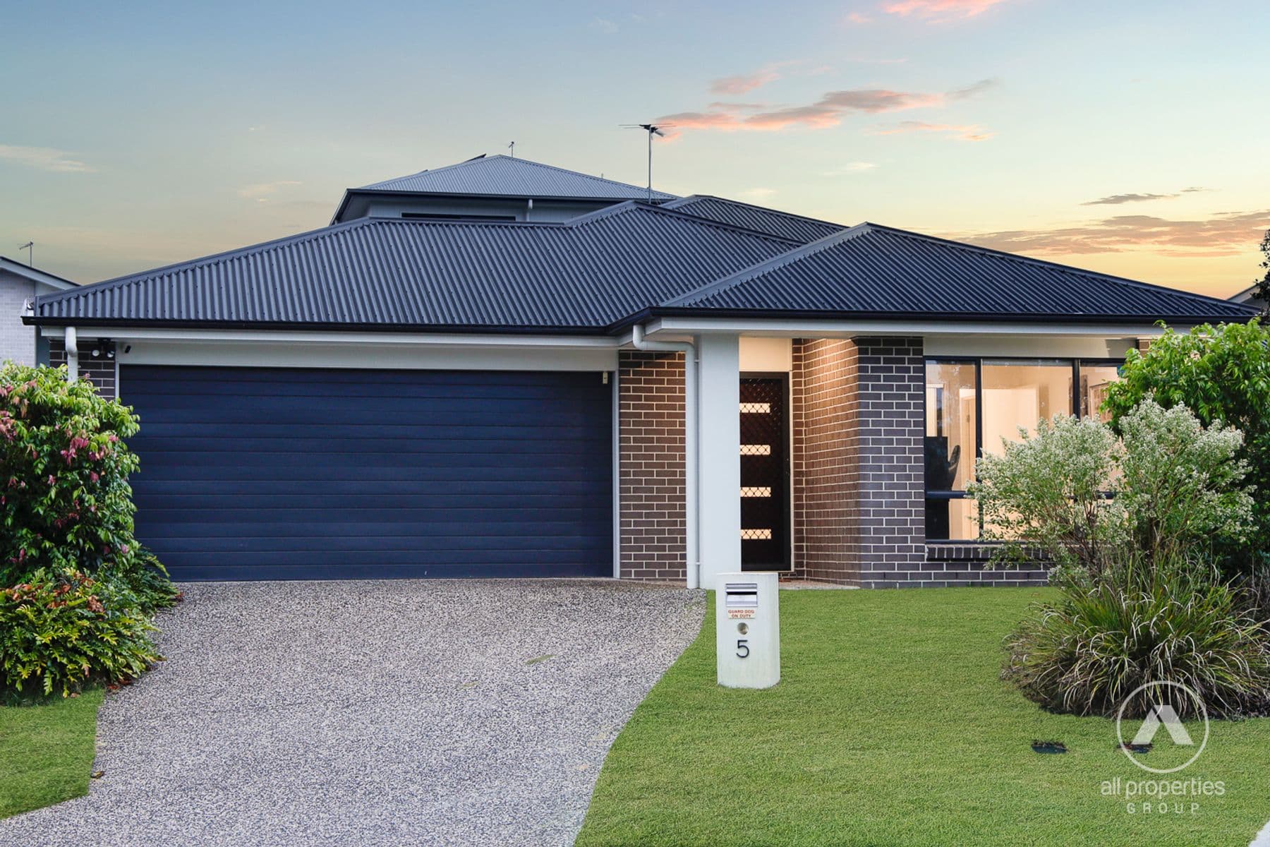 5 AZURE STREET, Bahrs Scrub - Image 1