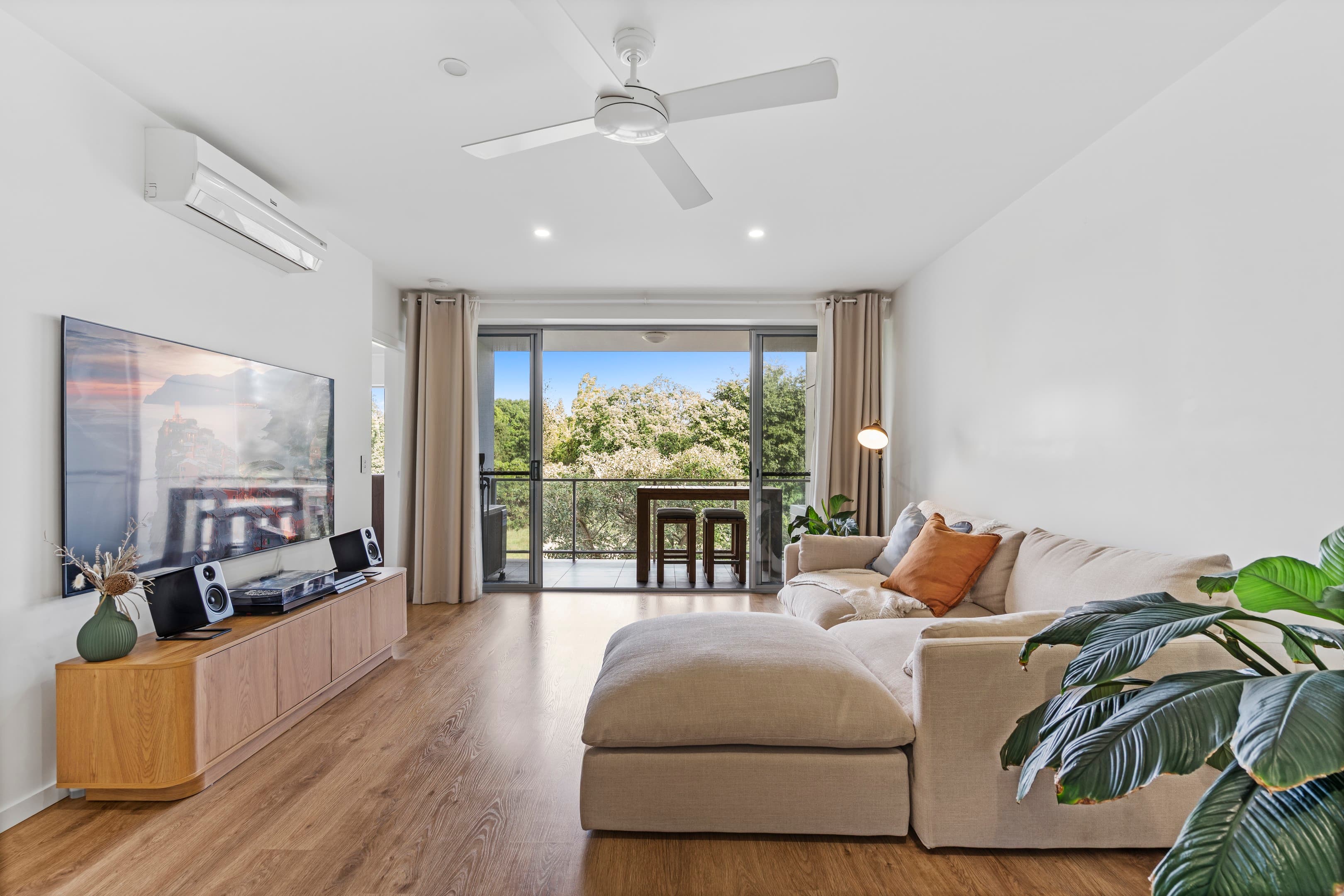 2108/31 Bourton Road, Merrimac — photo 1 of 5
