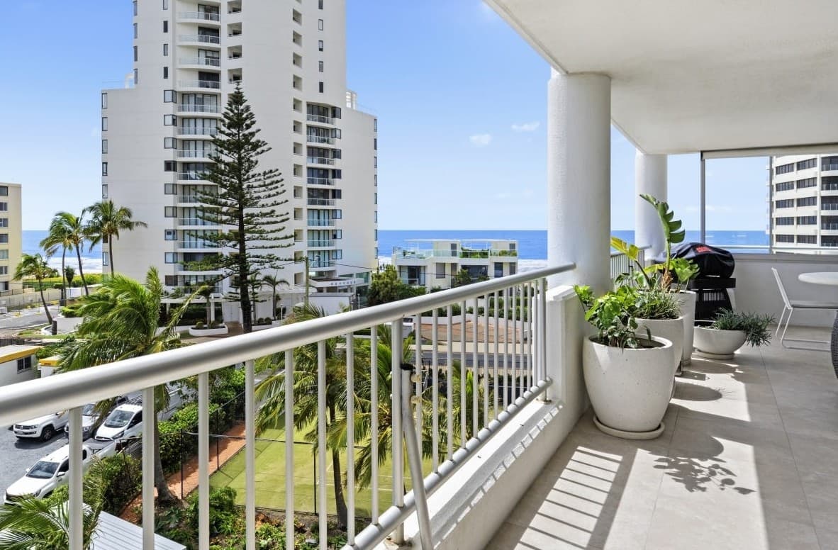 4A/7 Fern Street, Surfers Paradise — photo 1 of 5