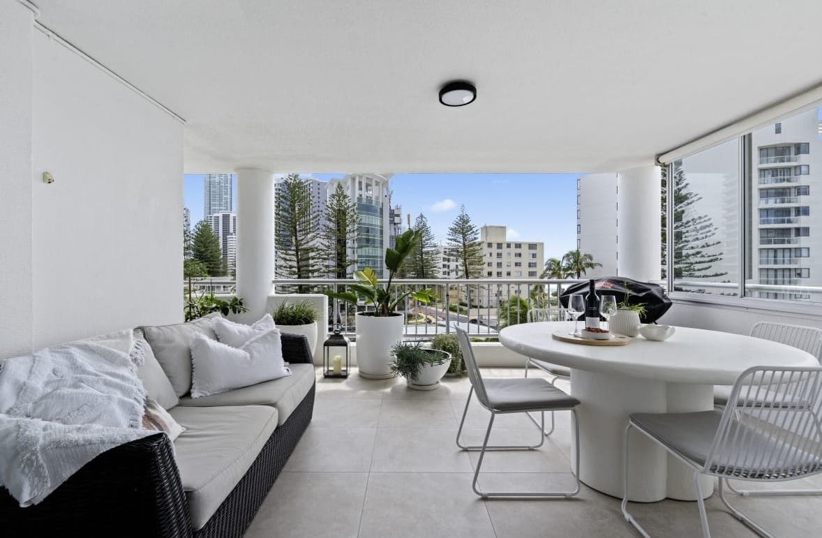4A/7 Fern Street, Surfers Paradise — photo 2 of 5