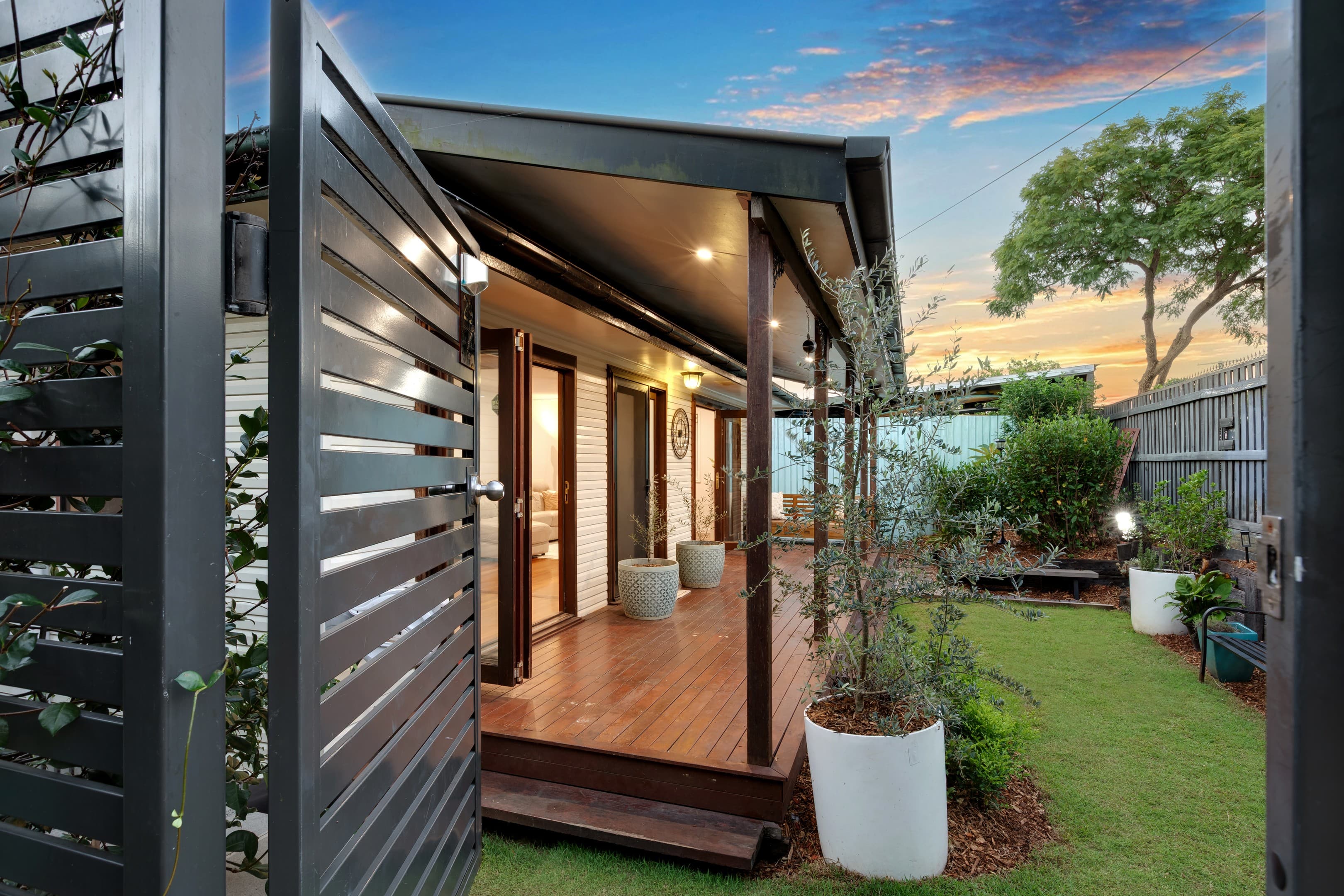 29 Dovedale Crescent, Ashgrove - Image 1