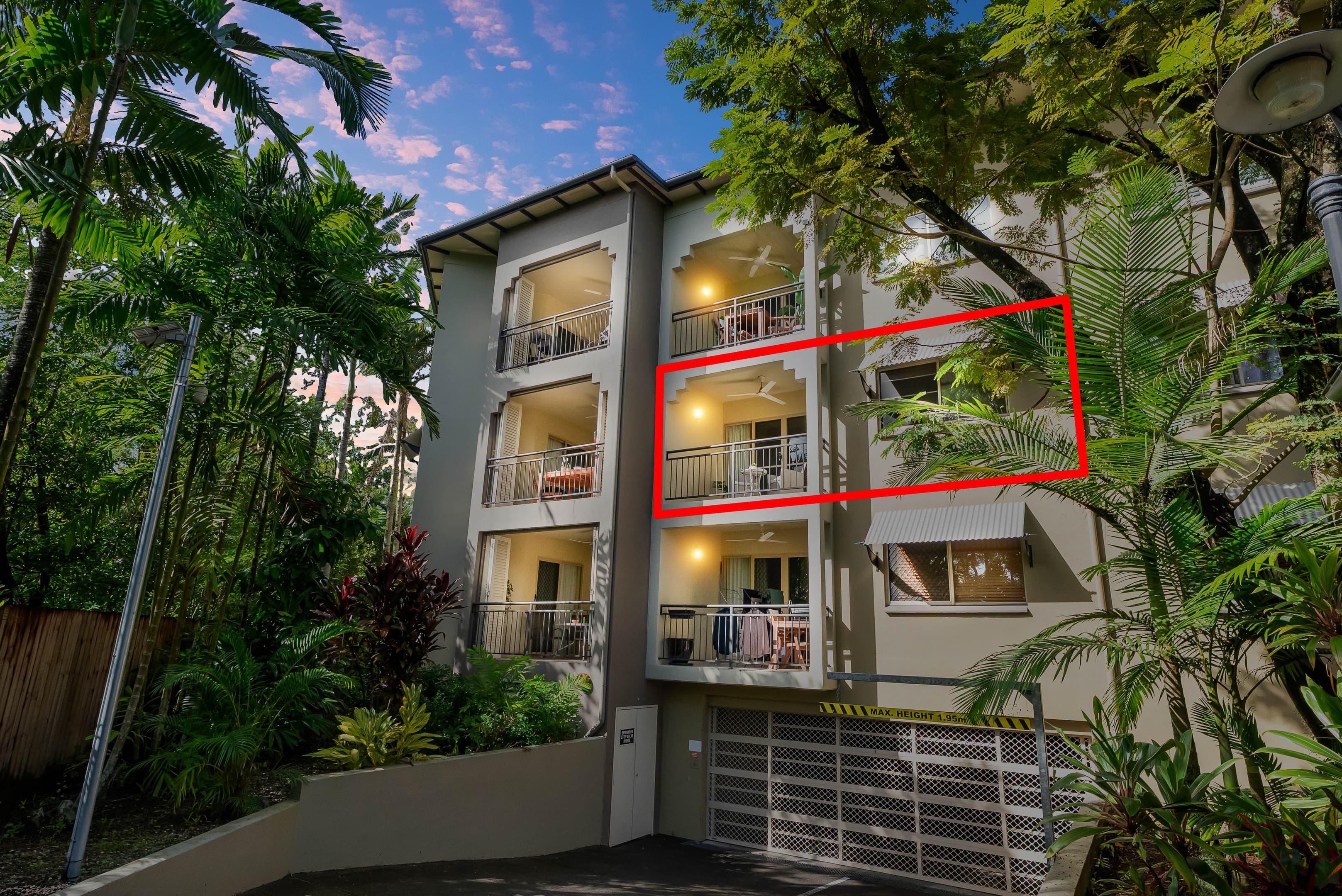 227/12-21 Gregory Street, Westcourt — photo 1 of 5