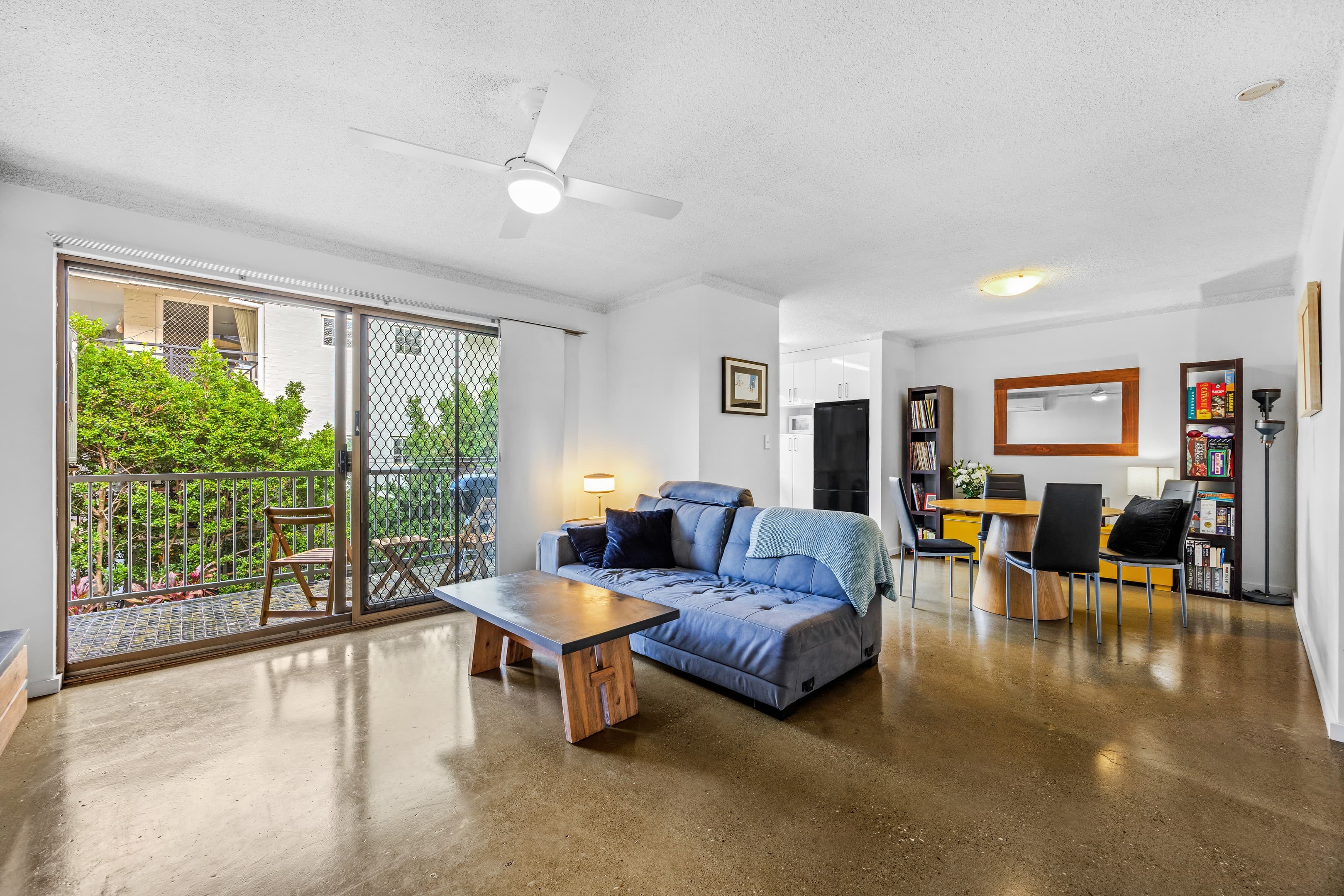 2/12 Stain Street, Wilston - Image 1