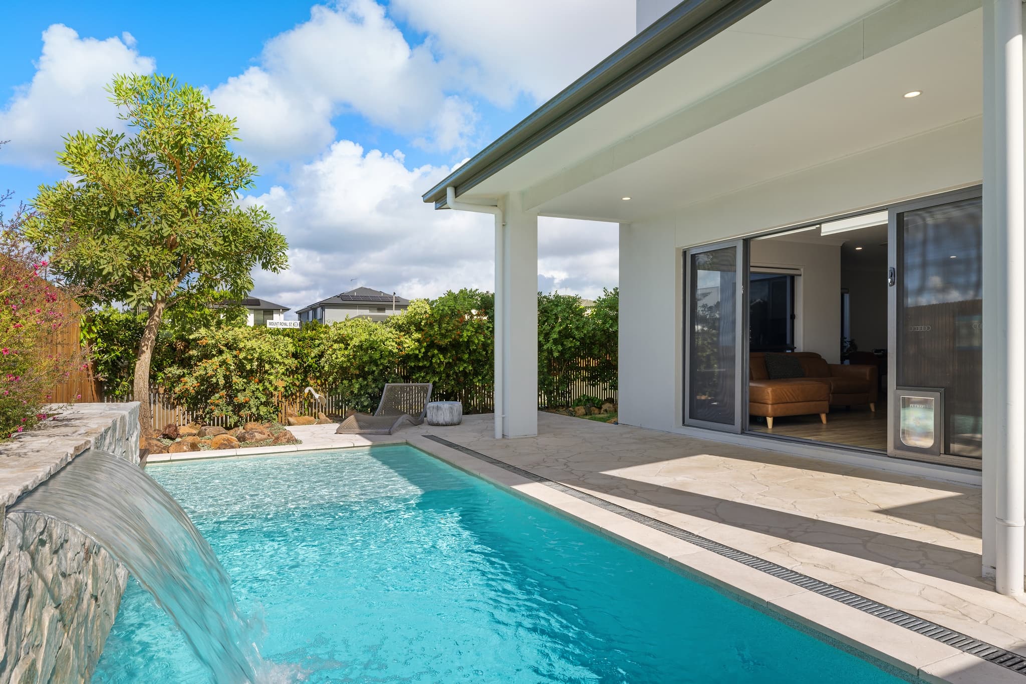 2/1 Kumbatine Street, Pimpama — photo 1 of 5