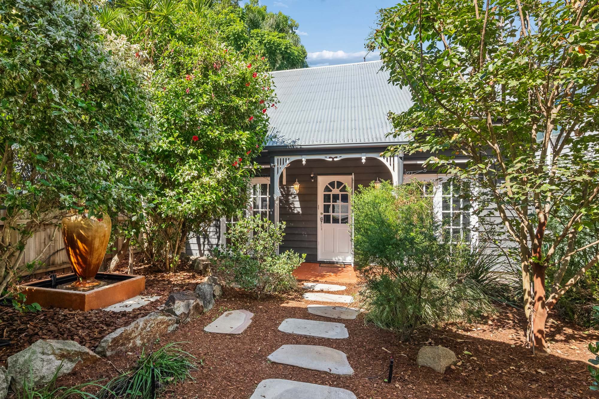 35 Argyle Street, Seventeen Mile Rocks - Image 1