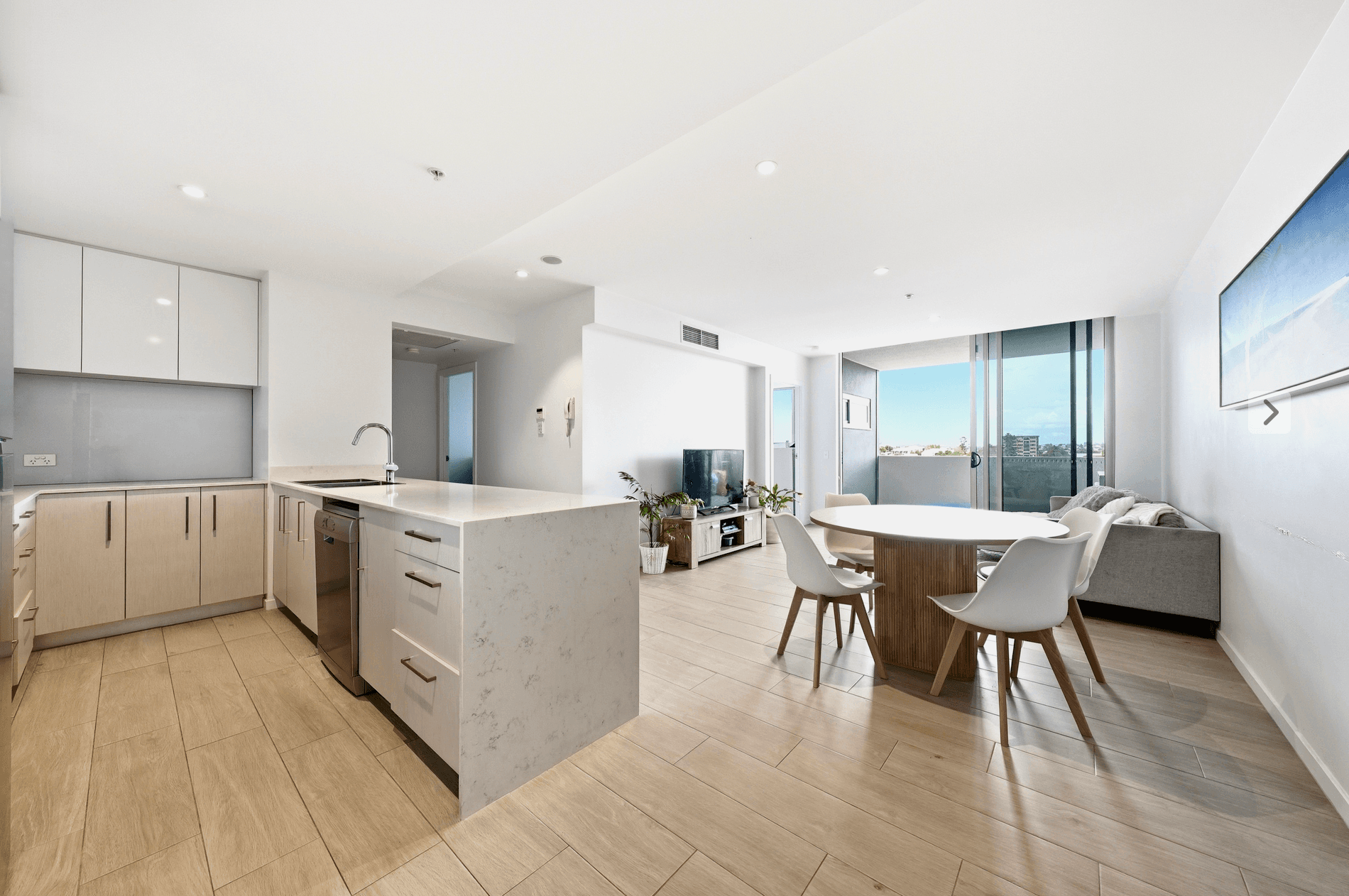 1106/95 Linton St, Kangaroo Point — photo 1 of 5