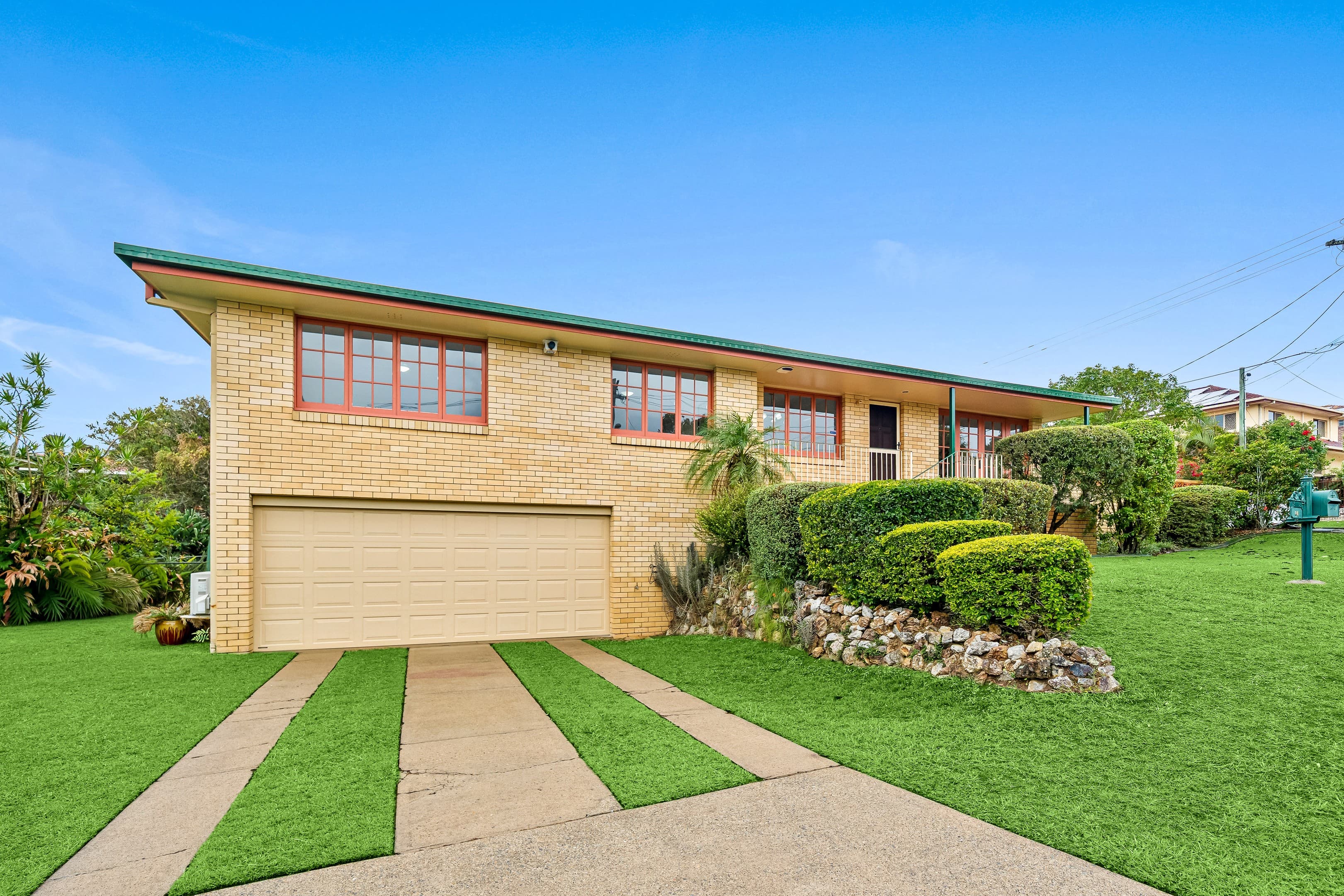 10 Westland Street, Macgregor — photo 1 of 15