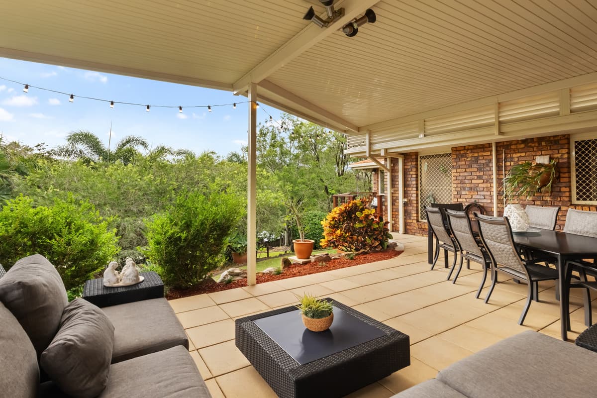19 Paraburdoo Crescent, Shailer Park — photo 1 of 5