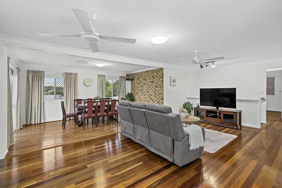 6 Kavanagh Road, Wishart — photo 4 of 25