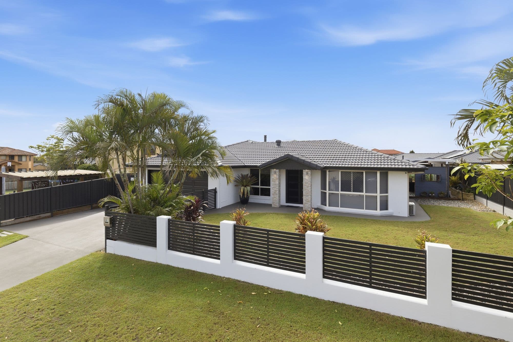 6 Glenna Place, Parkinson — photo 2 of 5