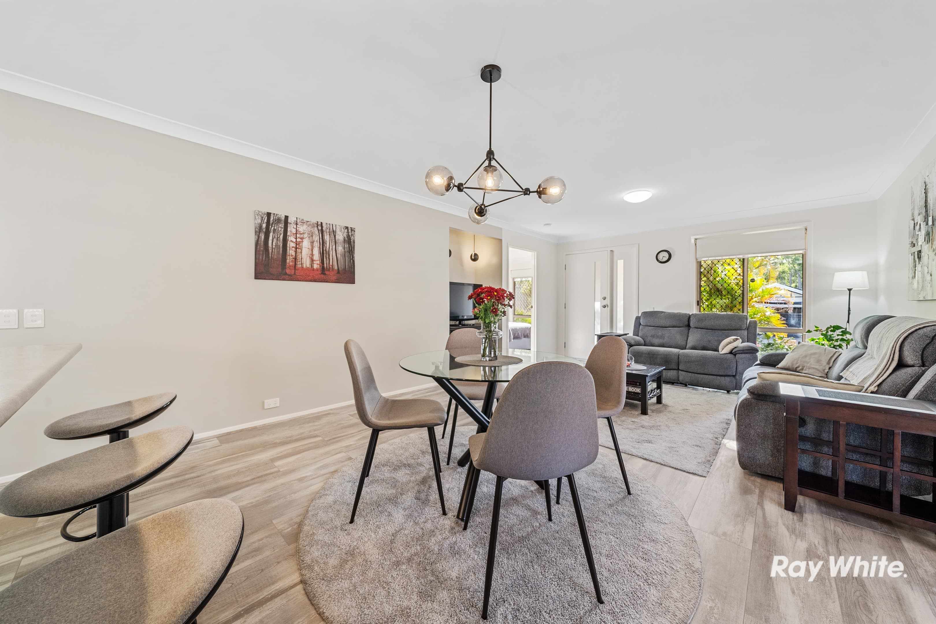 27 Regency Drive, Regents Park — photo 3 of 5