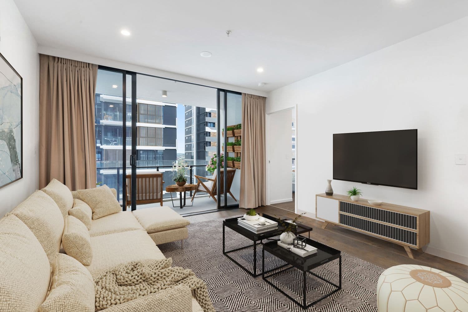 908/148 Logan Road, Woolloongabba - Image 1