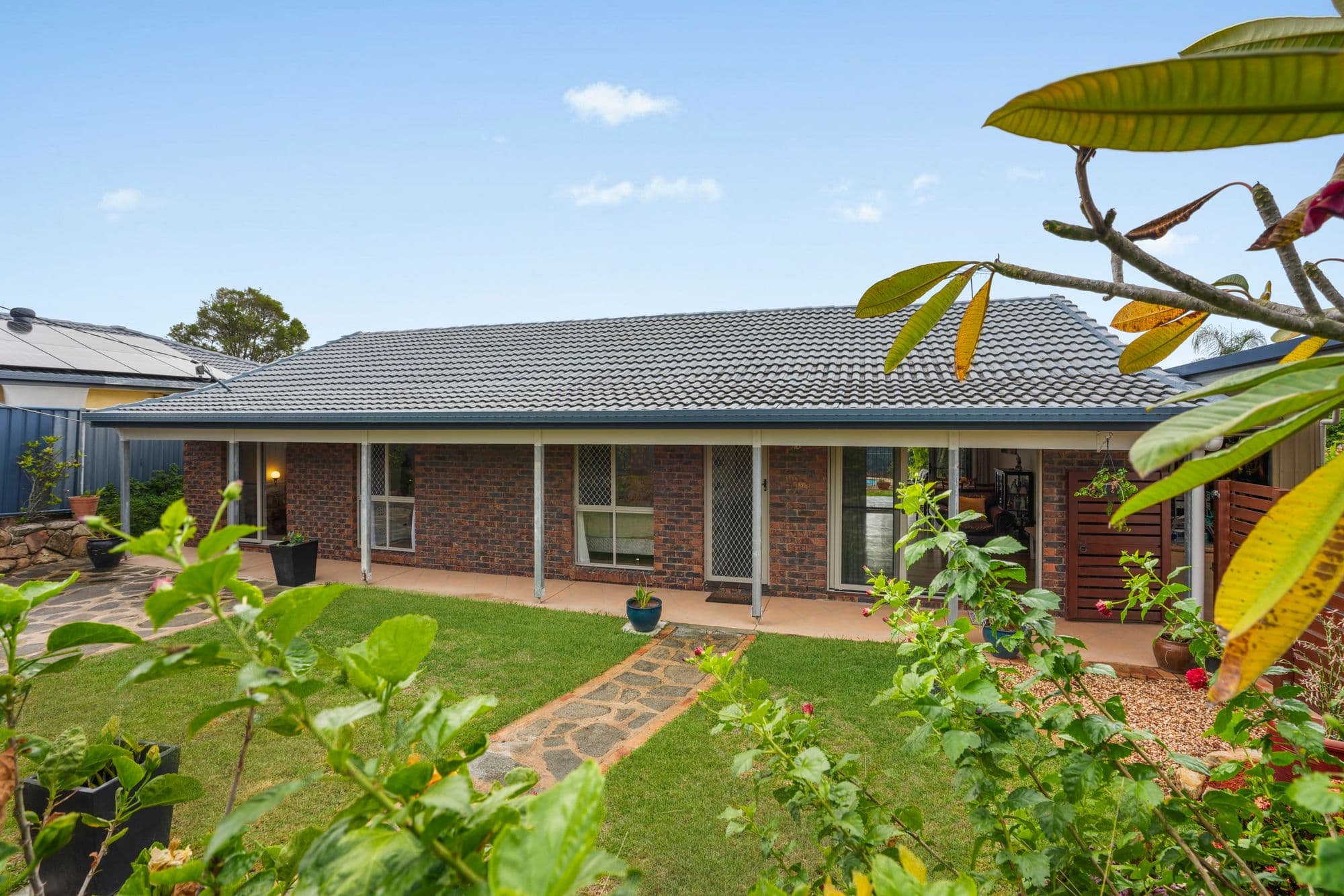 9 Grehan Crescent, Mount Warren Park — photo 1 of 5