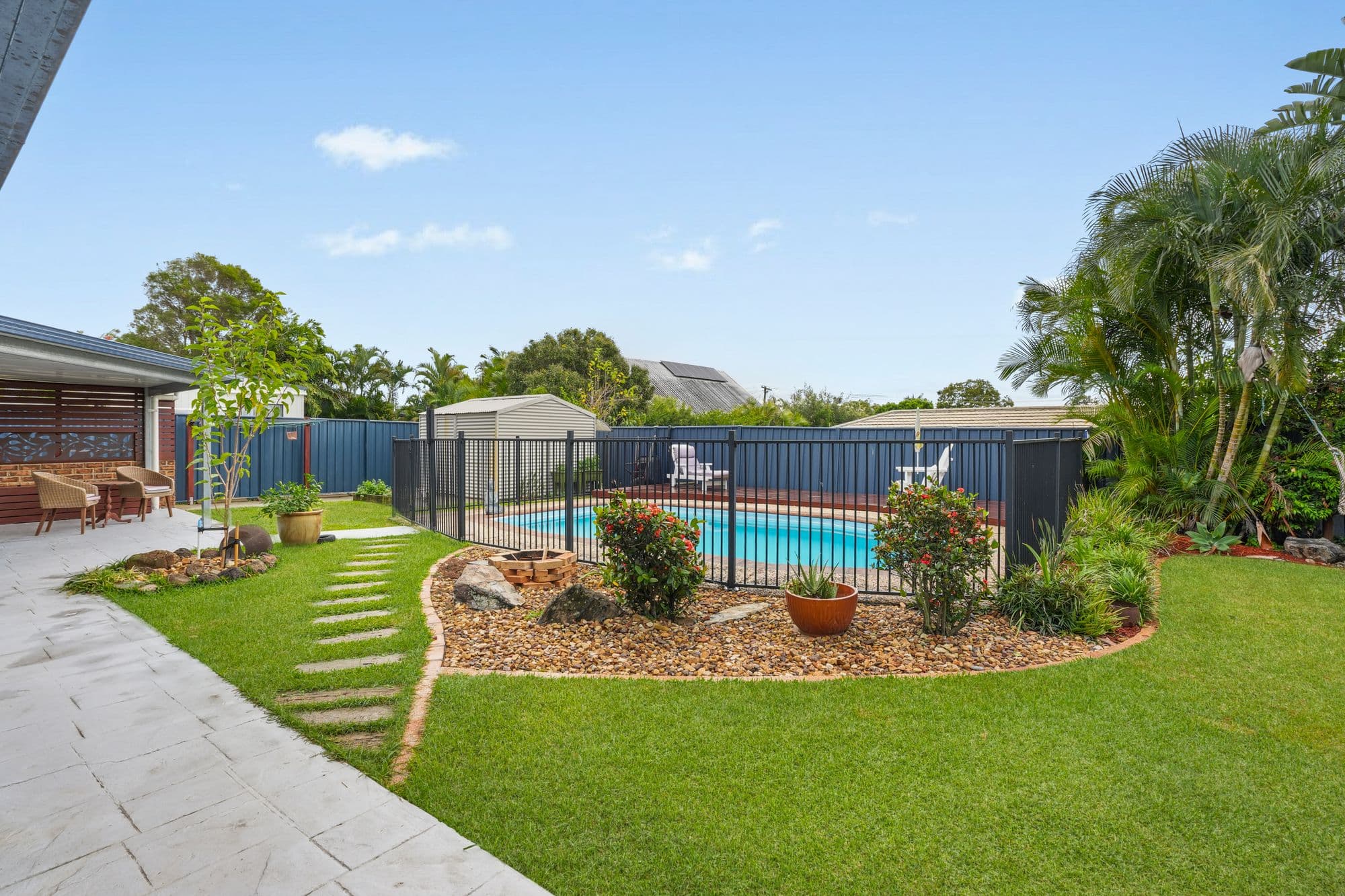9 Grehan Crescent, Mount Warren Park — photo 3 of 5