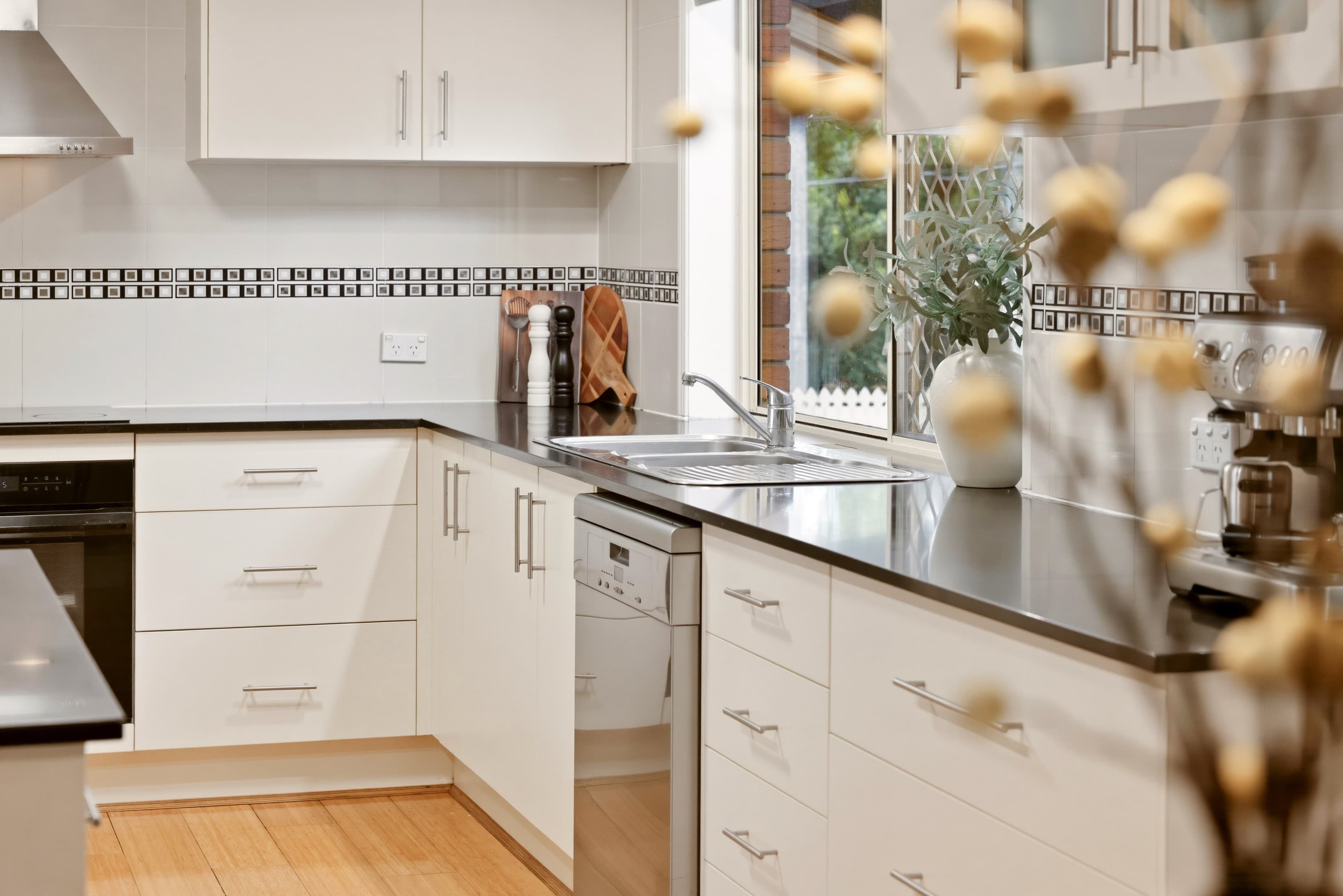 9 Carrington Place, Carindale — photo 4 of 5