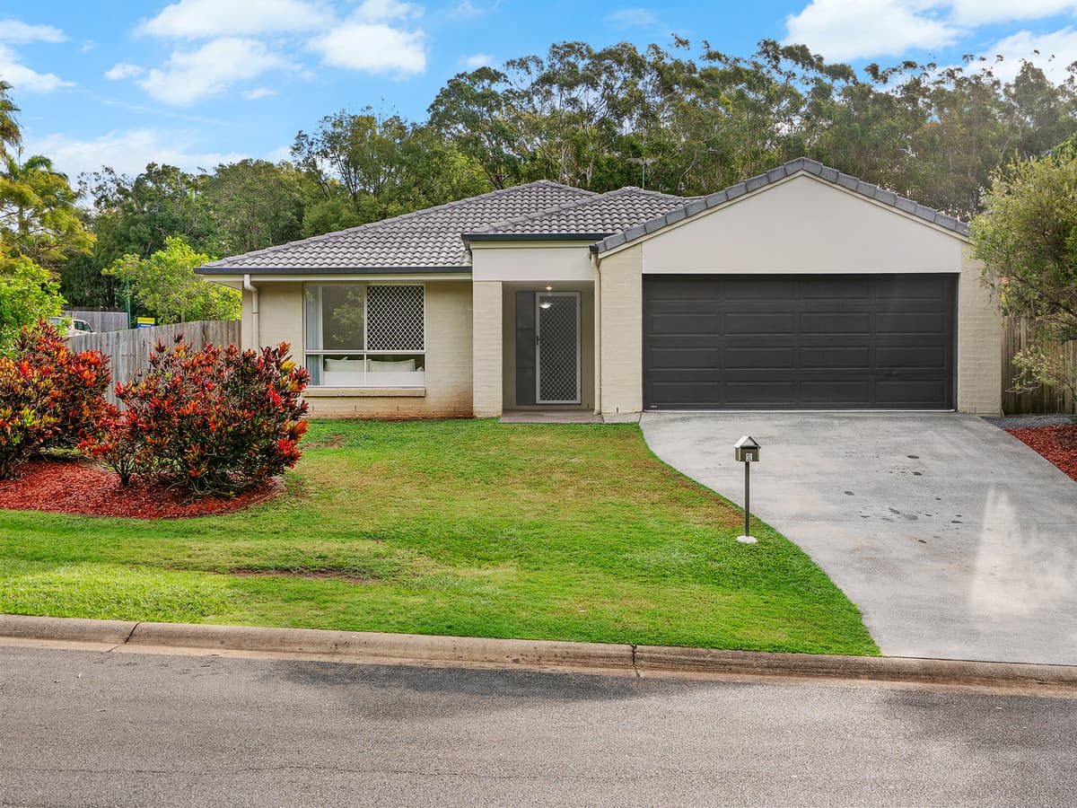 1 Saint Bees Close, Redland Bay — photo 1 of 5