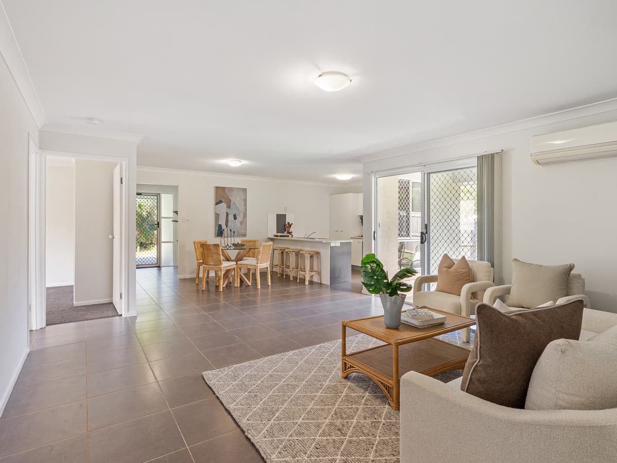 1 Saint Bees Close, Redland Bay — photo 3 of 5