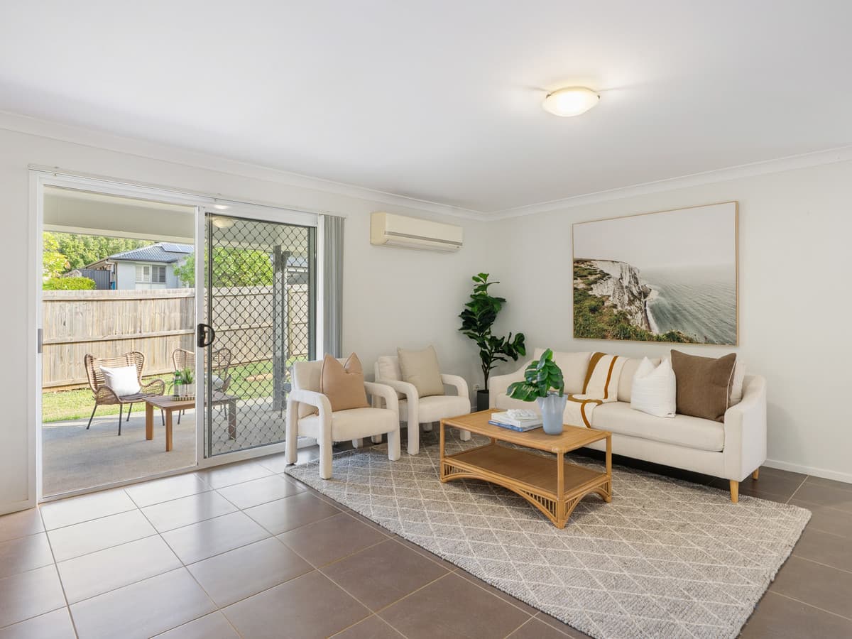 1 Saint Bees Close, Redland Bay — photo 4 of 5