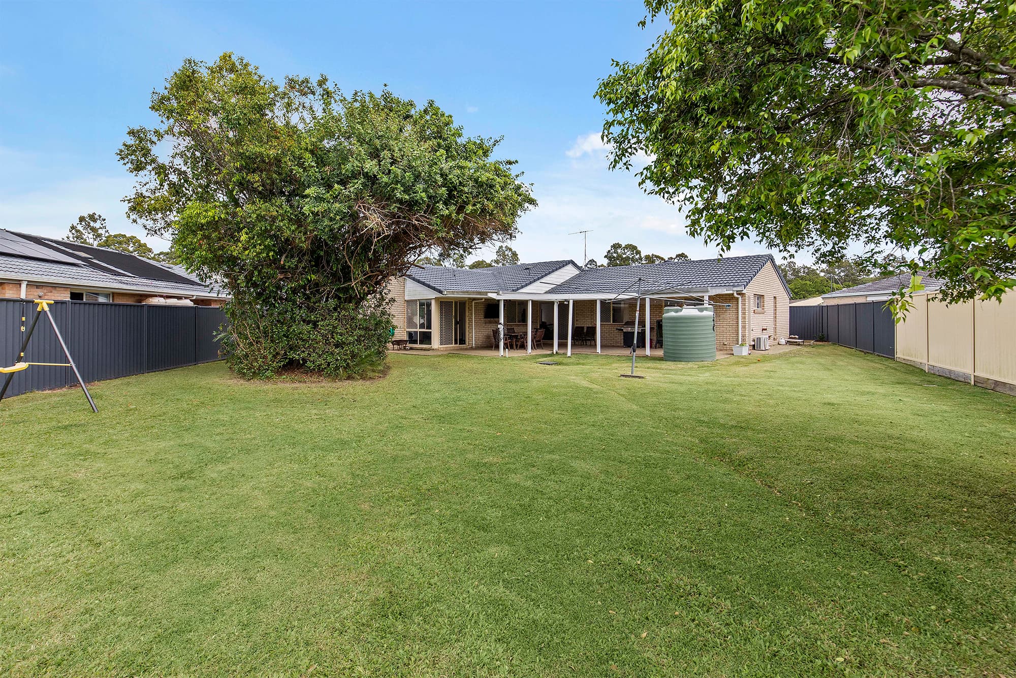 10 Mallee Court, Bridgeman Downs — photo 1 of 5