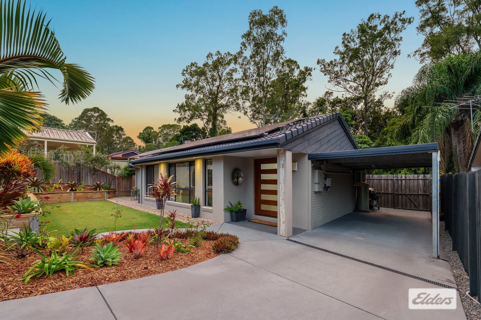 16 Oxley Circuit, Daisy Hill — photo 1 of 12