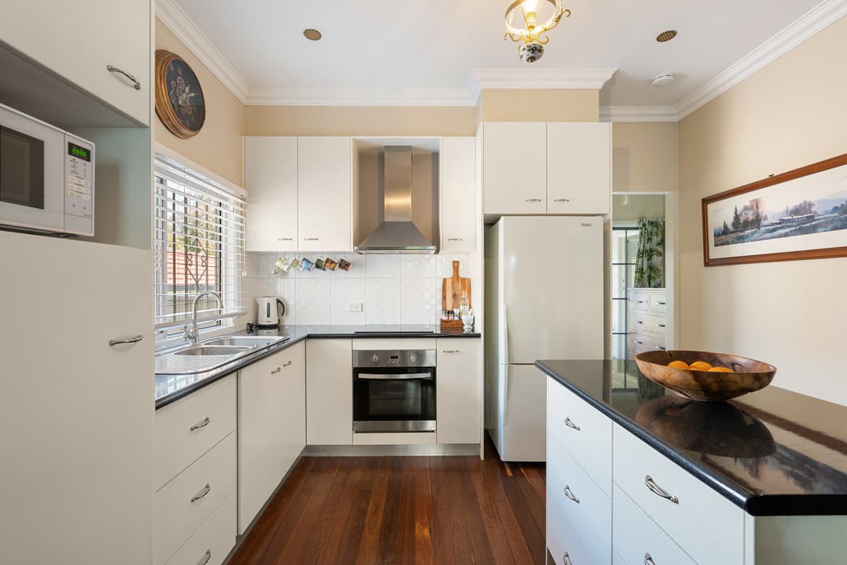 12 Collins Street, Mount Lofty — photo 3 of 14